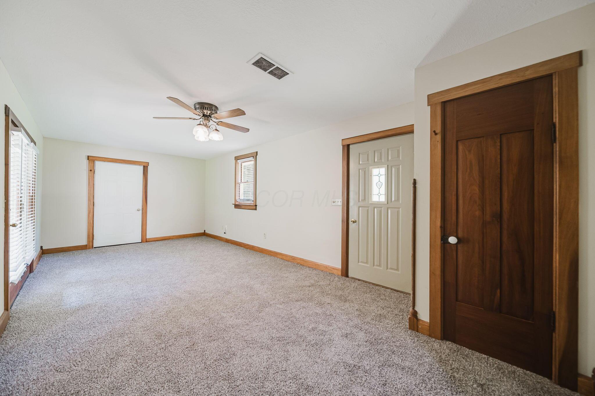 303 S Main Street Property Photo 33