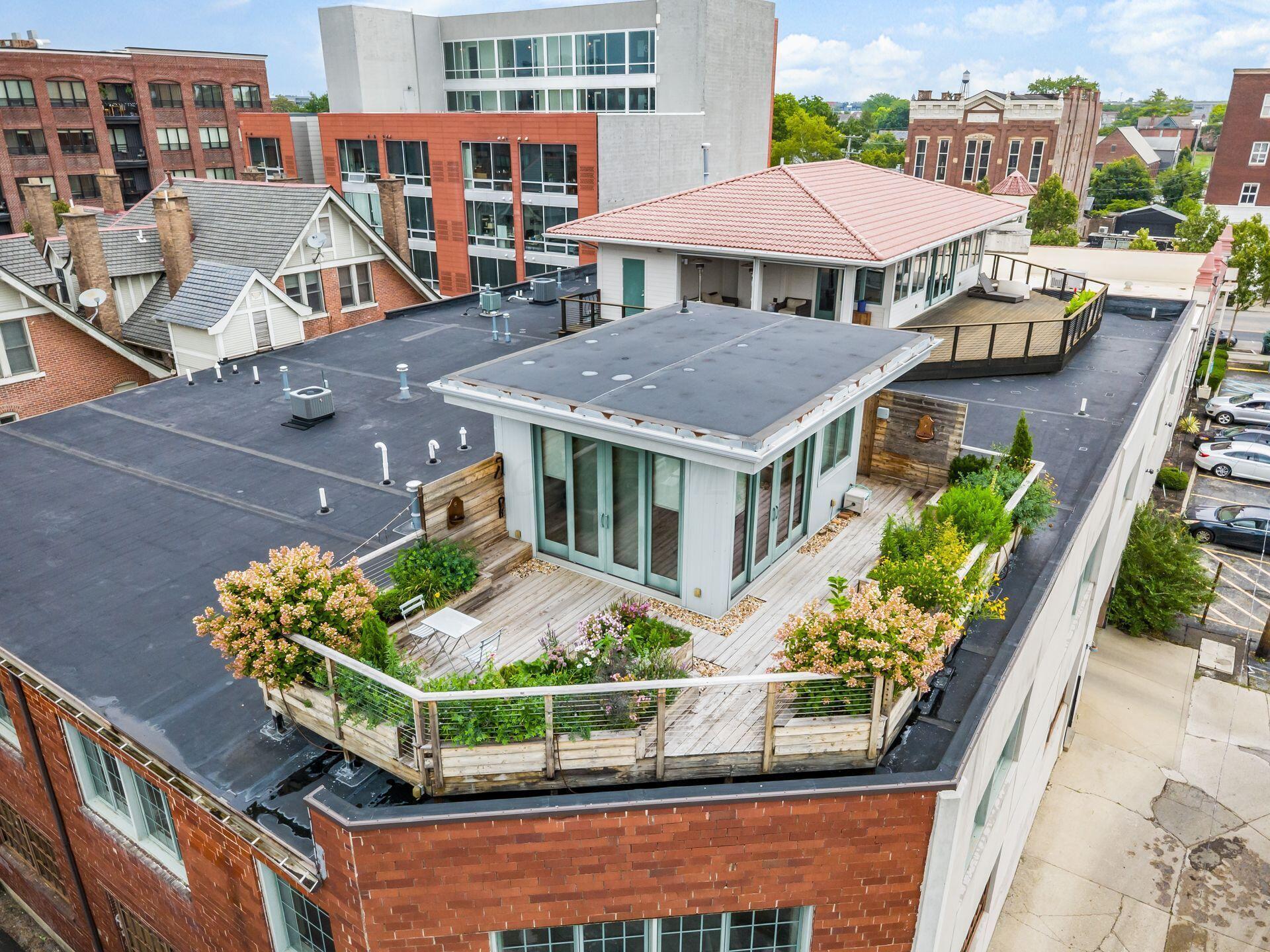 17 W 3rd Avenue, 212