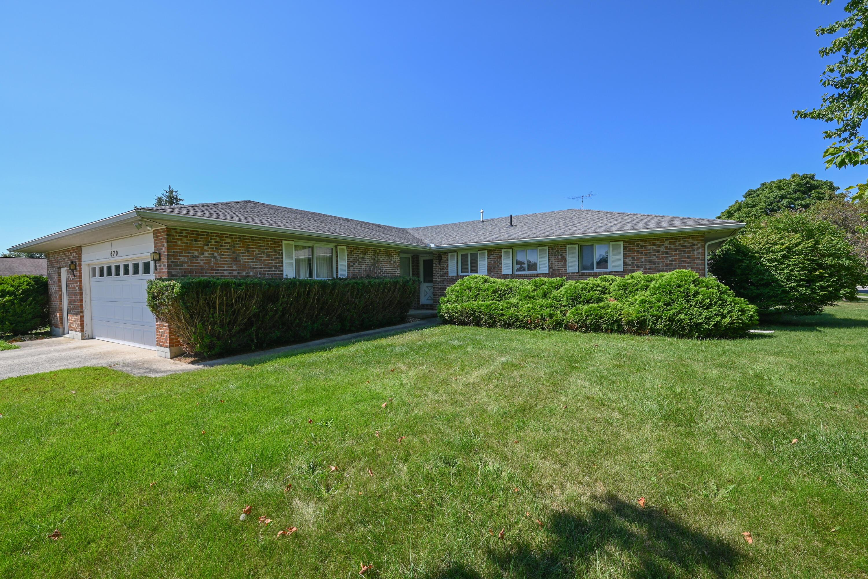 670 Edgefield Drive