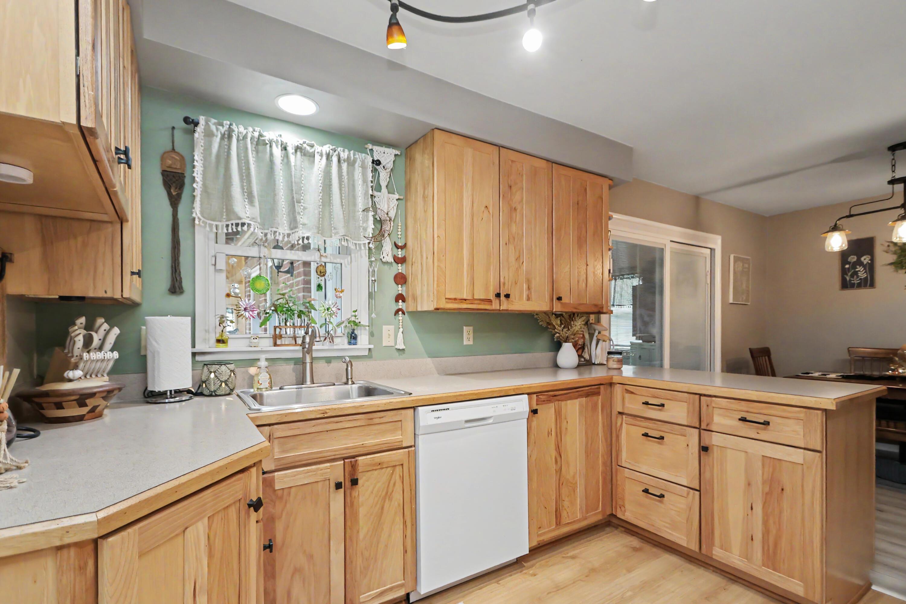 1453 Rosedale Avenue Property Photo 10
