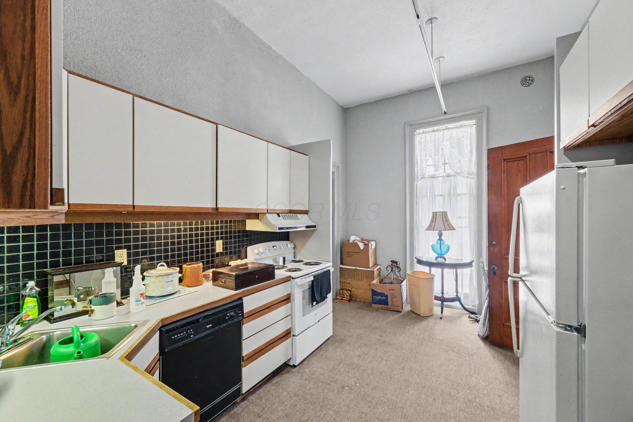 334 E Center Street Property Photo 18