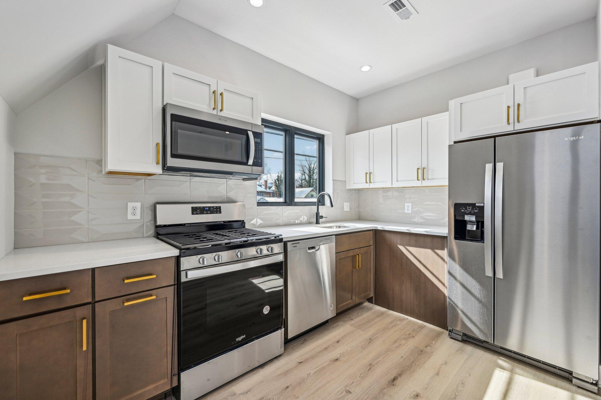 1092 Gustavus Lane Property Photo 4