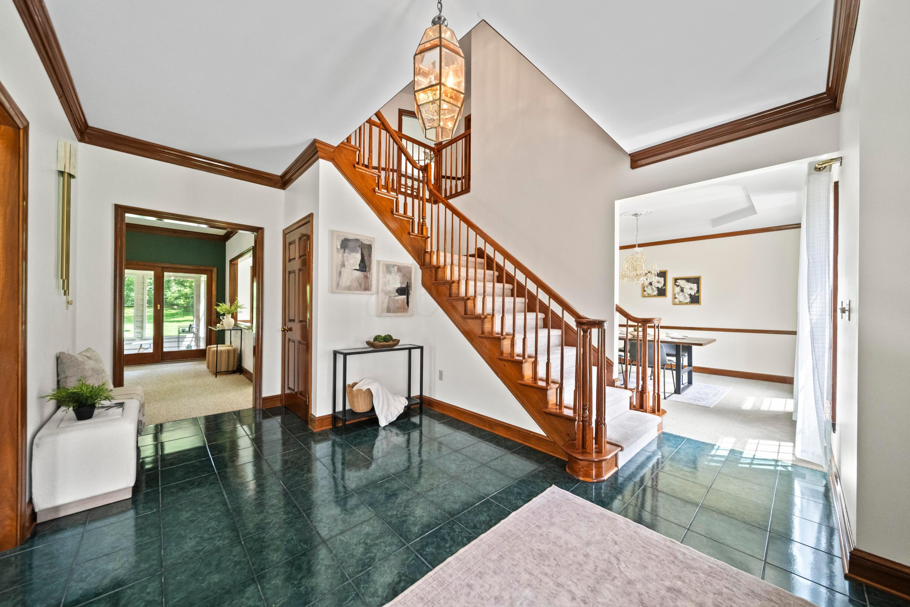 225 Falcon Drive Property Photo 4