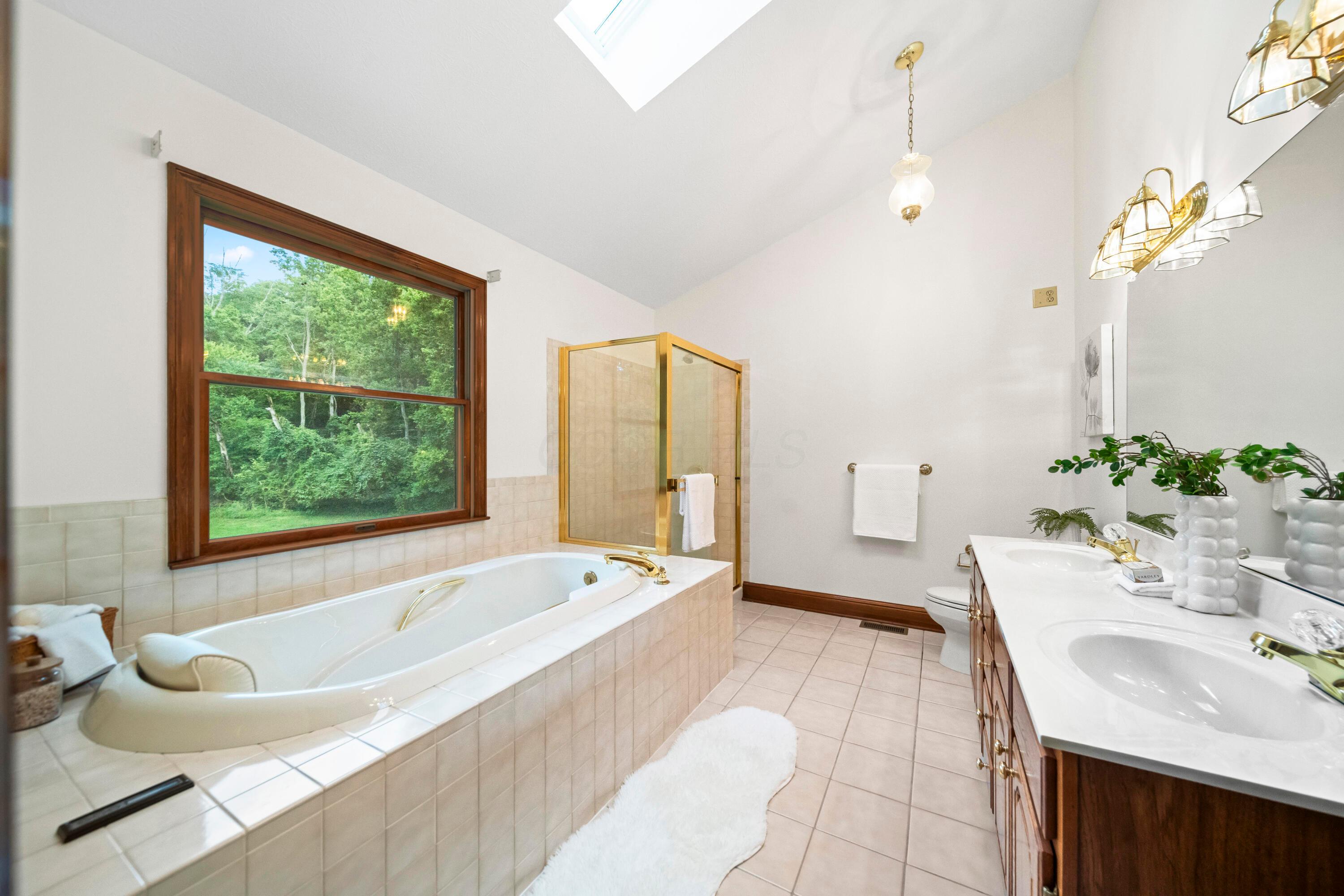 225 Falcon Drive Property Photo 14