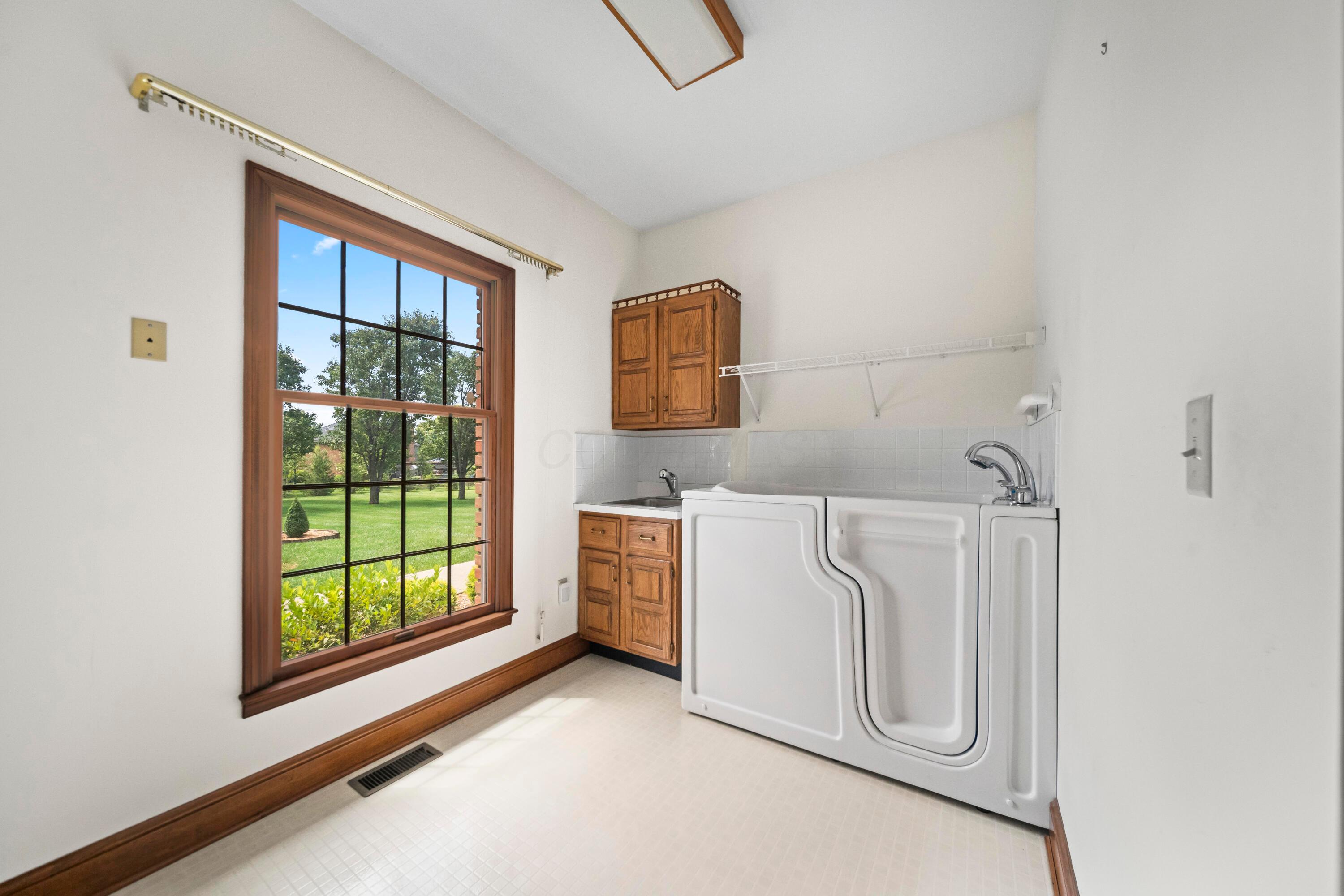 225 Falcon Drive Property Photo 32