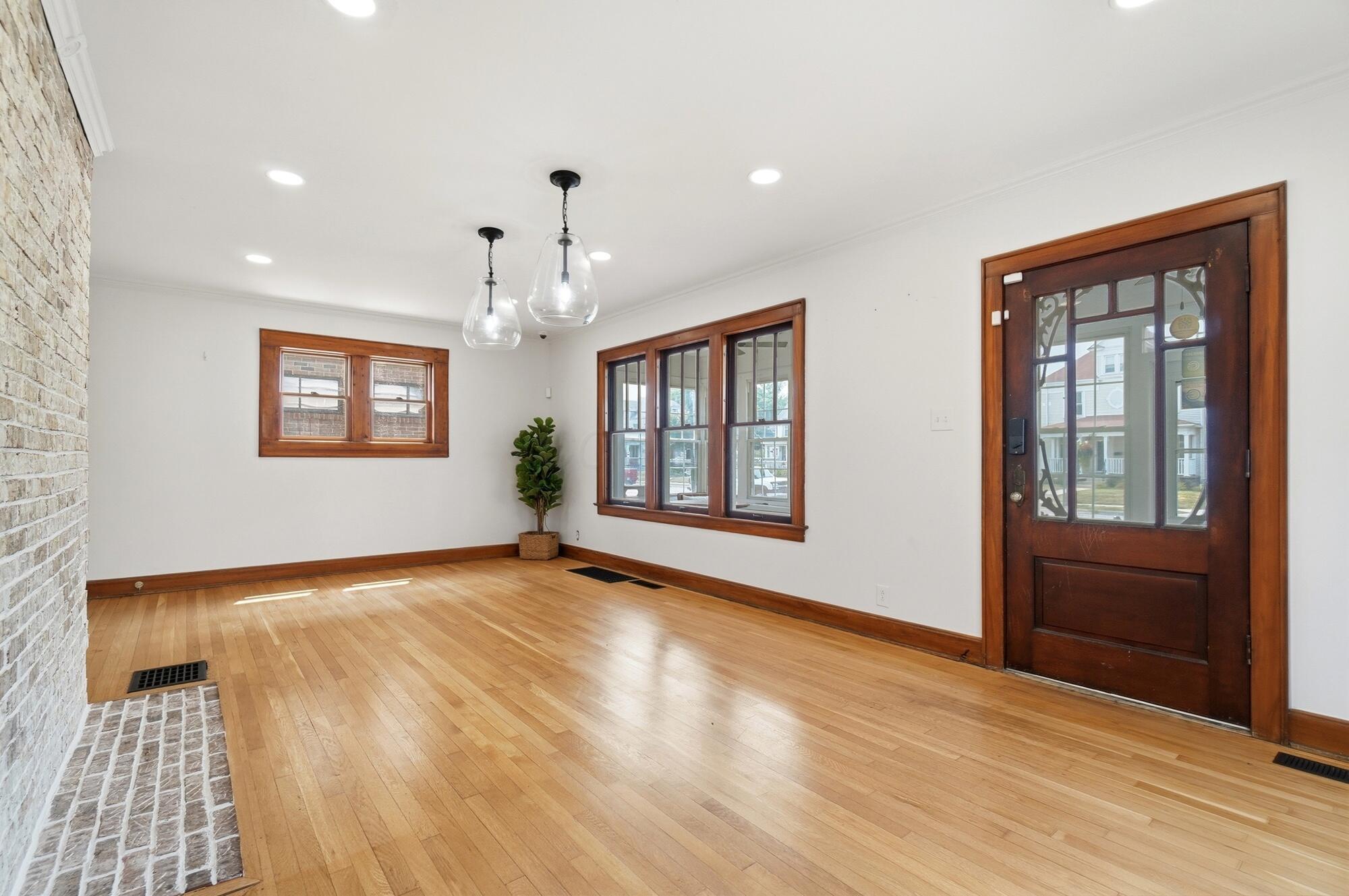 4094 Broadway Property Photo 19