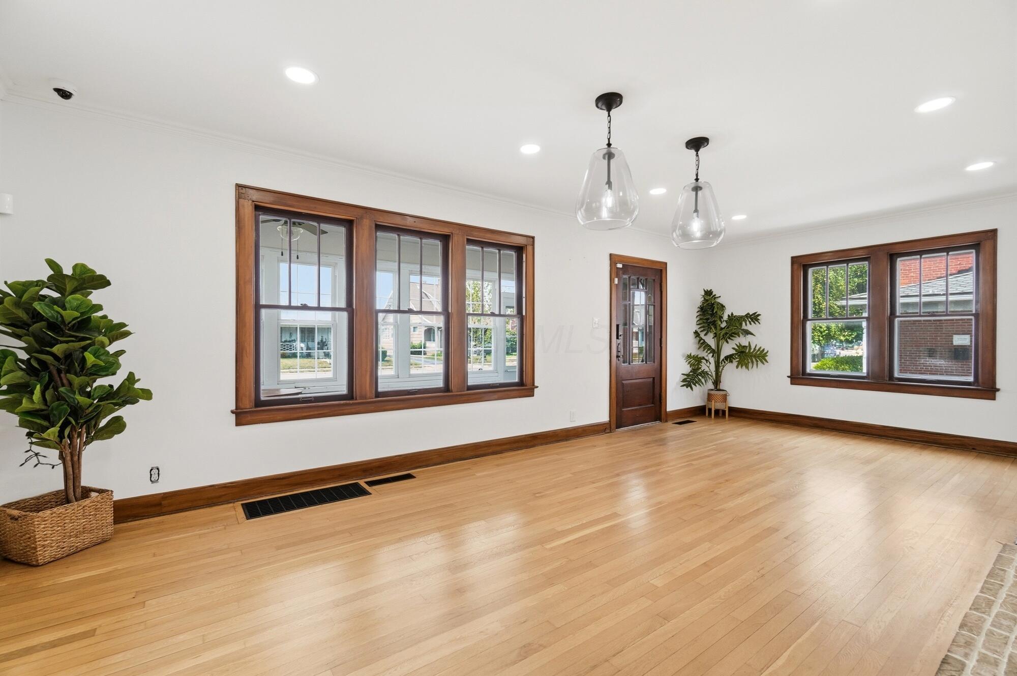 4094 Broadway Property Photo 20