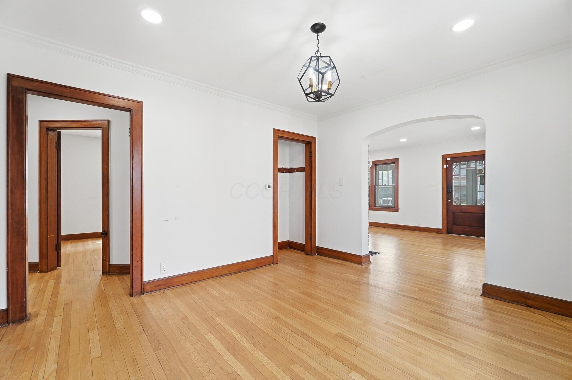 4094 Broadway Property Photo 24