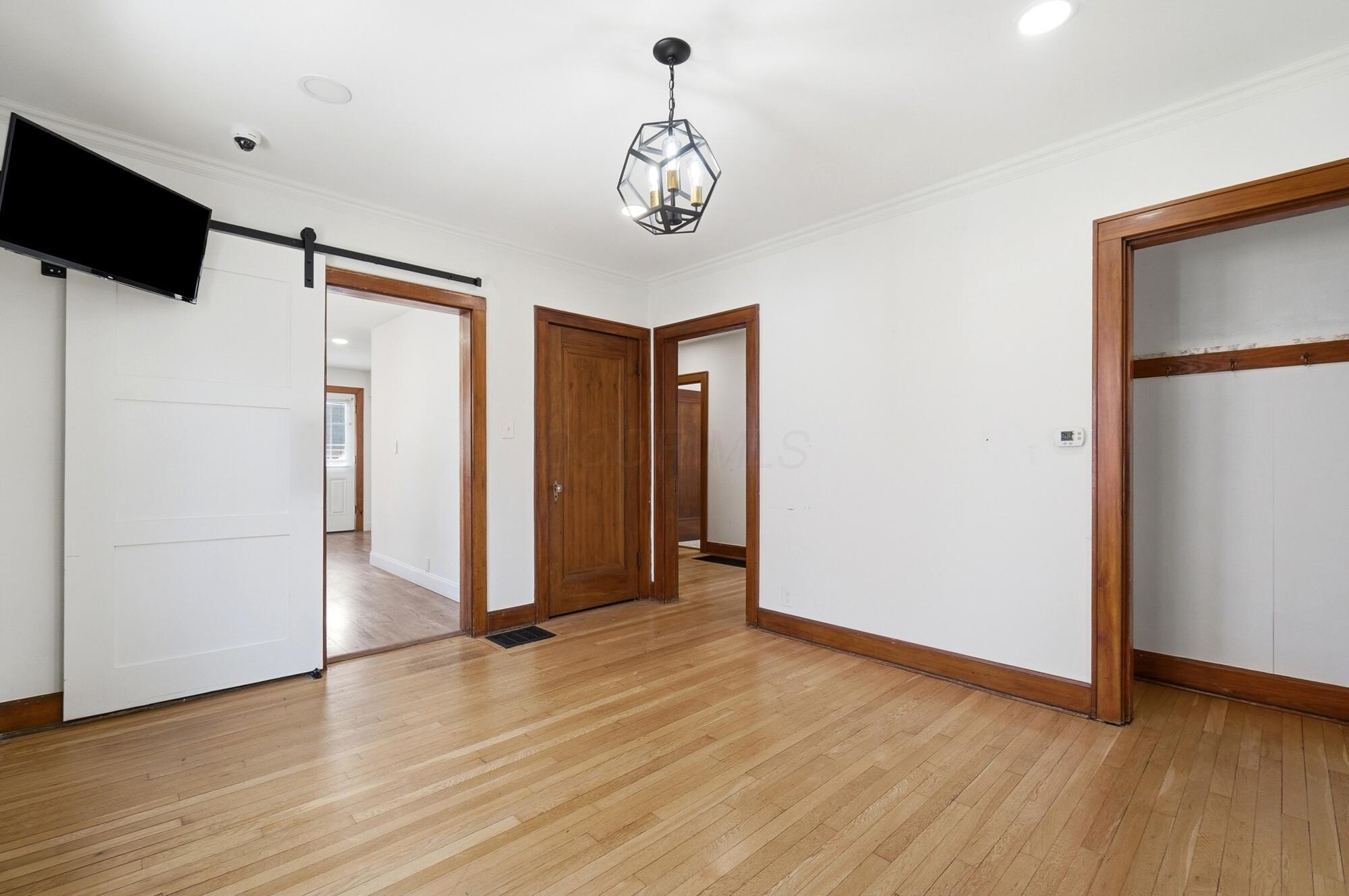 4094 Broadway Property Photo 25