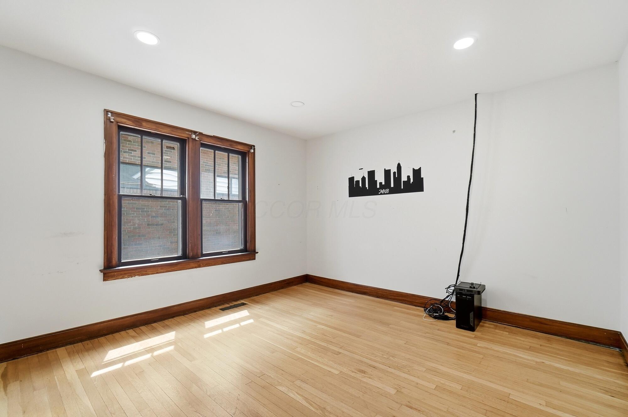 4094 Broadway Property Photo 30