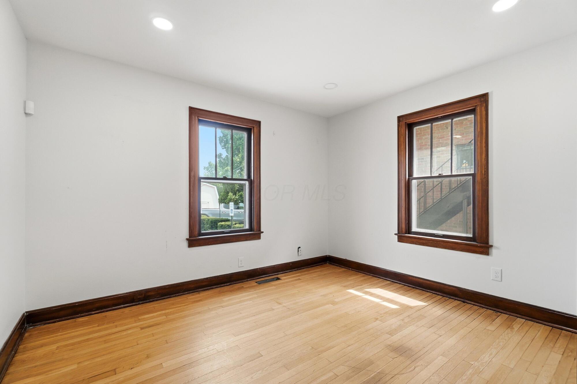 4094 Broadway Property Photo 36
