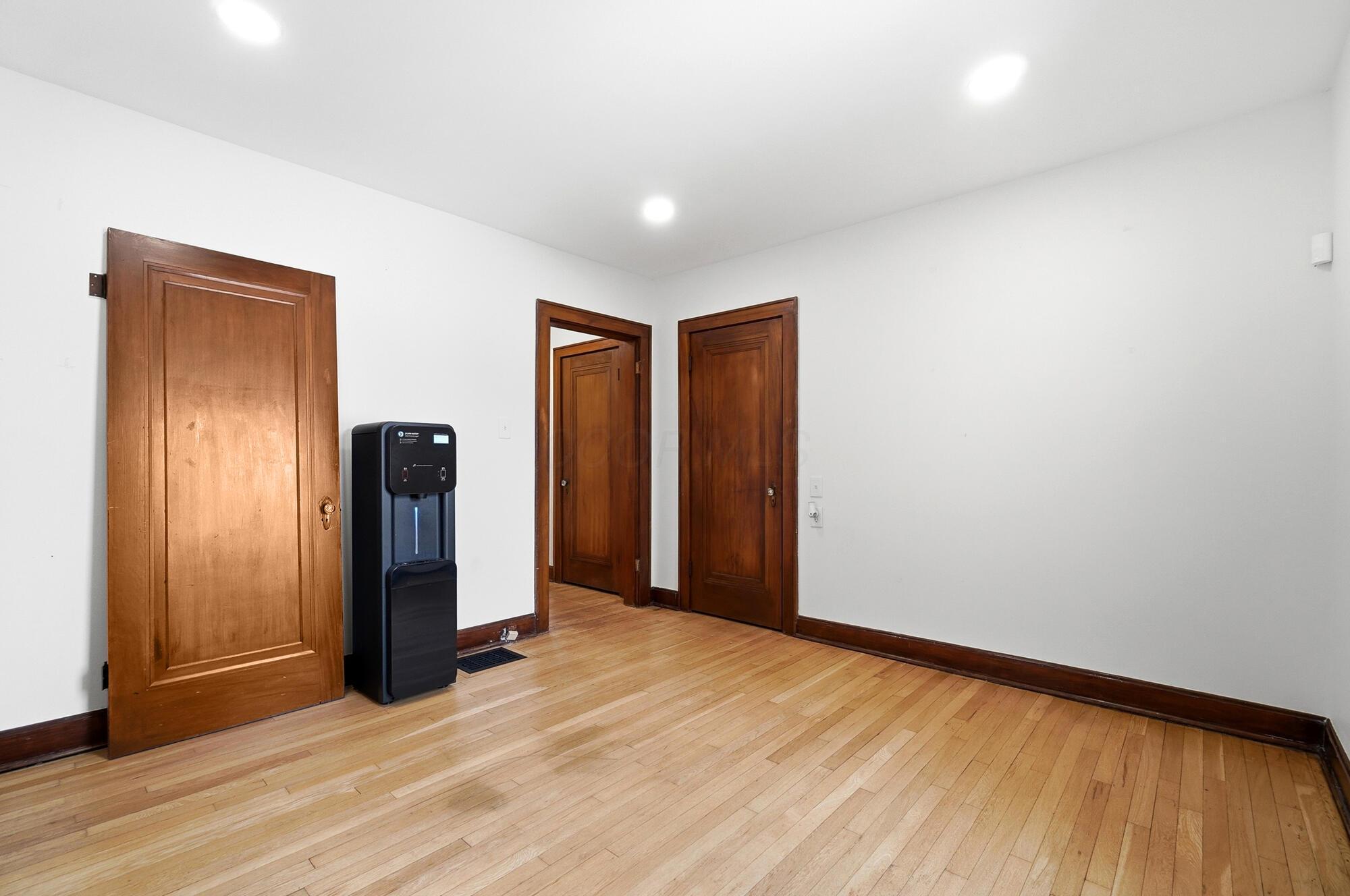 4094 Broadway Property Photo 38