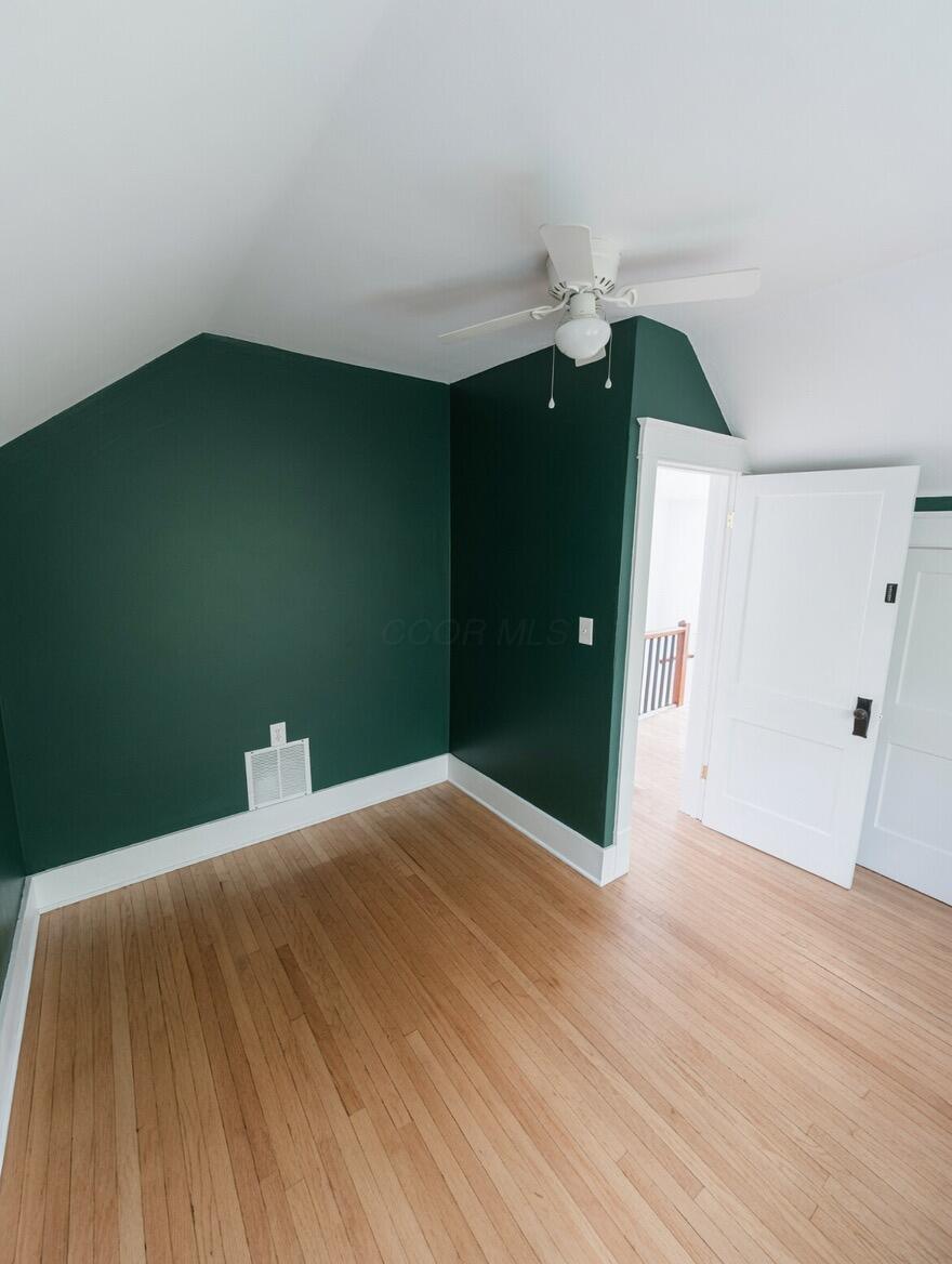 490 E Oakland Avenue Property Photo 25