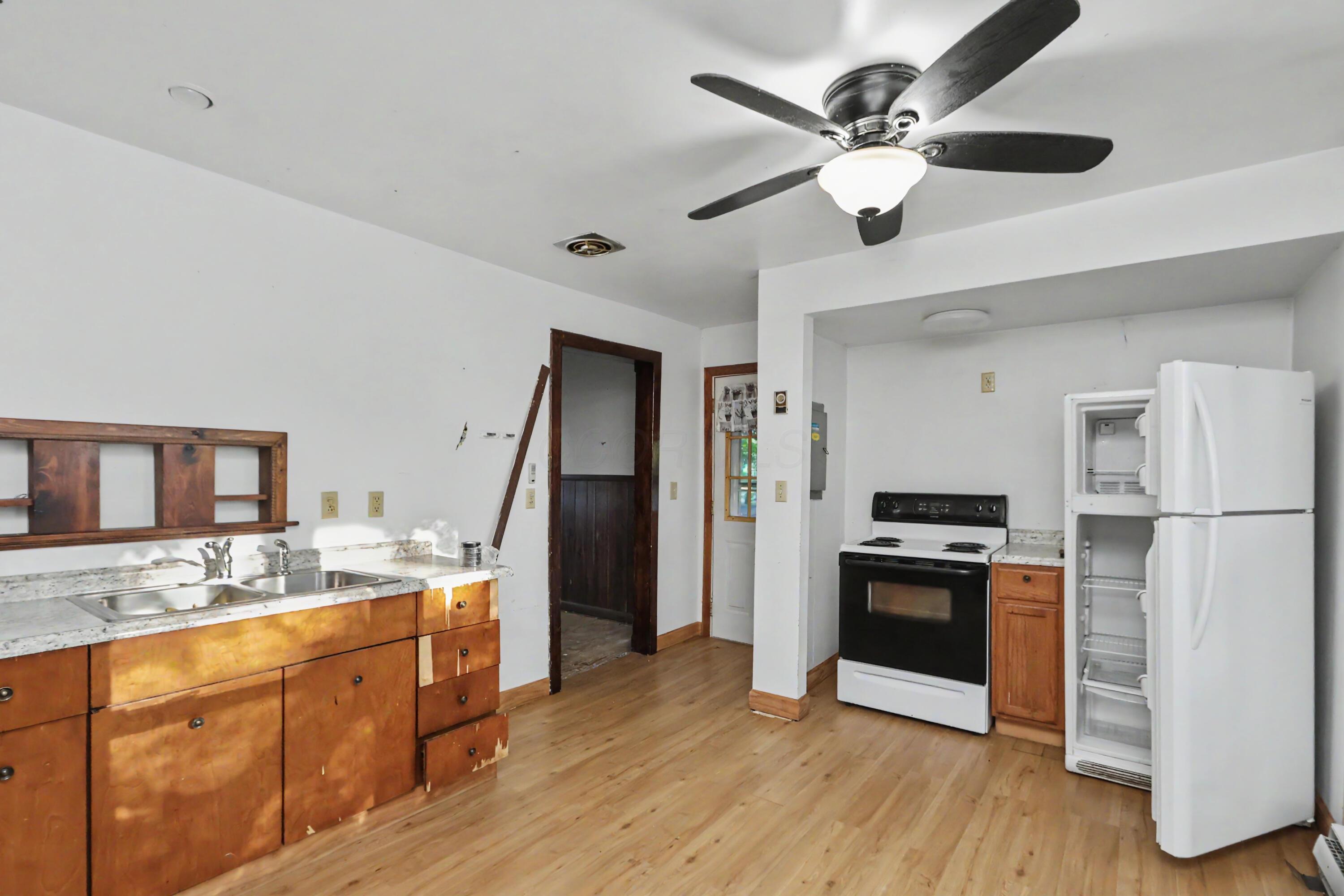 271 Eighth Avenue Property Photo 5