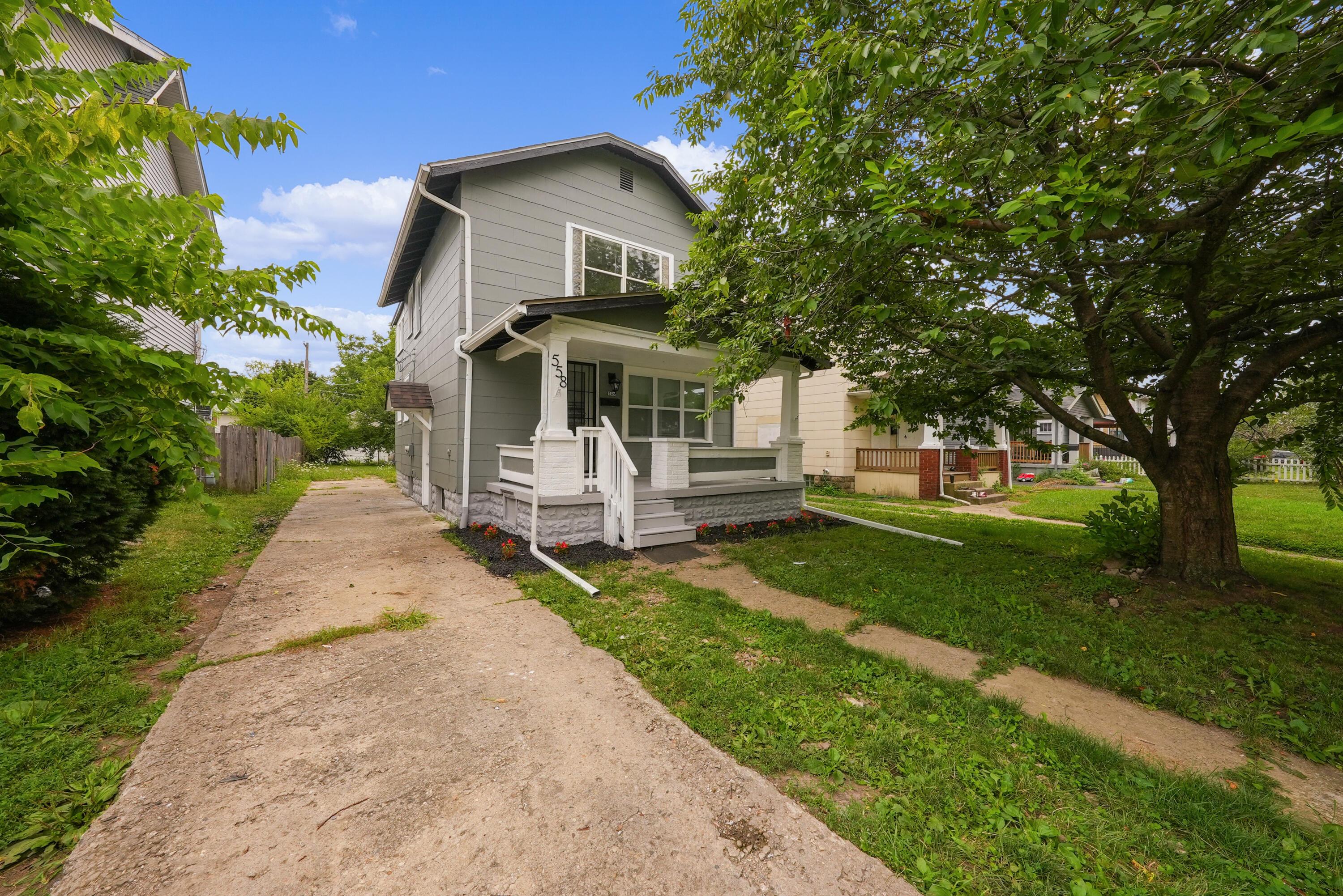 558 S Ogden Avenue