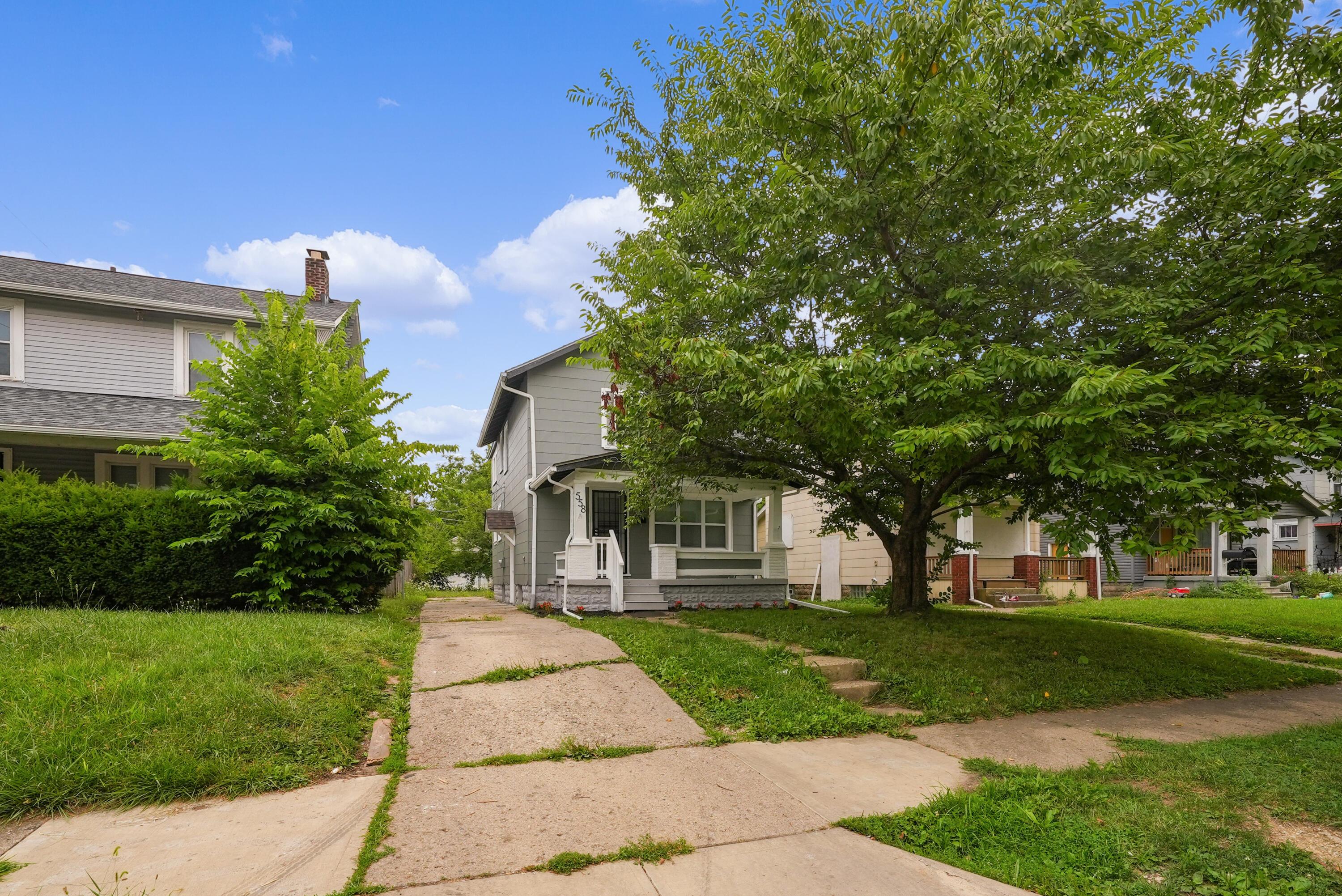 558 S Ogden Avenue Property Photo 4
