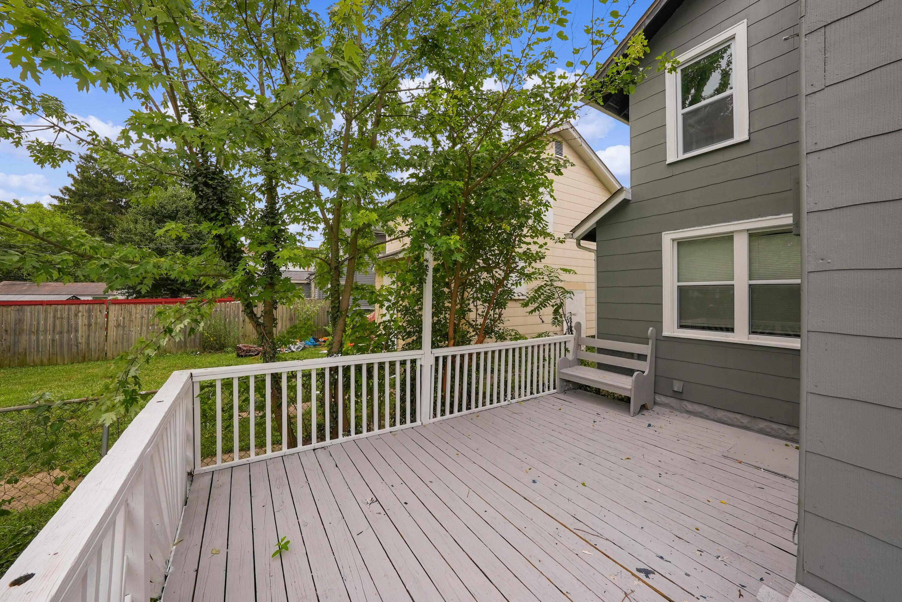 558 S Ogden Avenue Property Photo 32