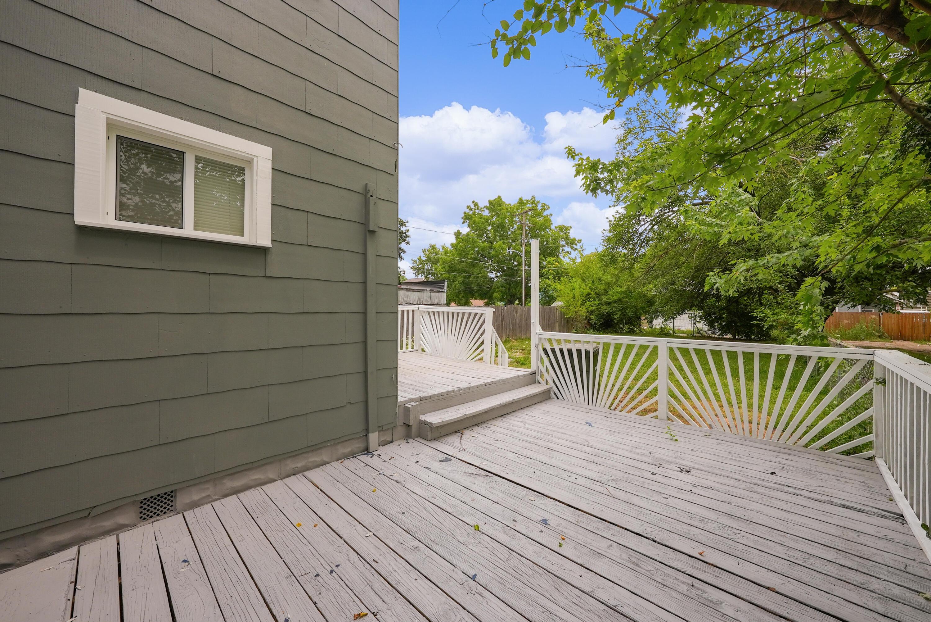 558 S Ogden Avenue Property Photo 33