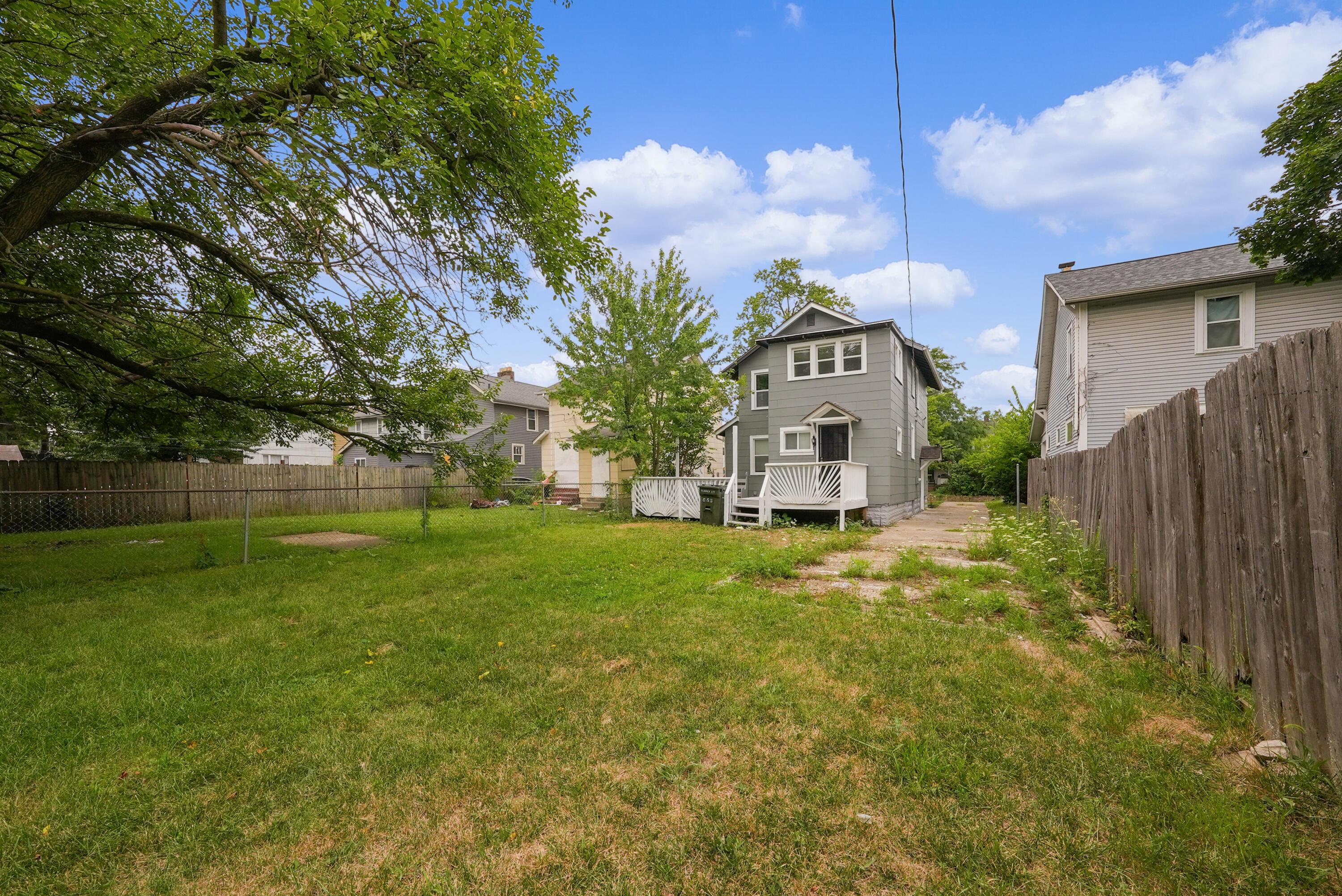 558 S Ogden Avenue Property Photo 35