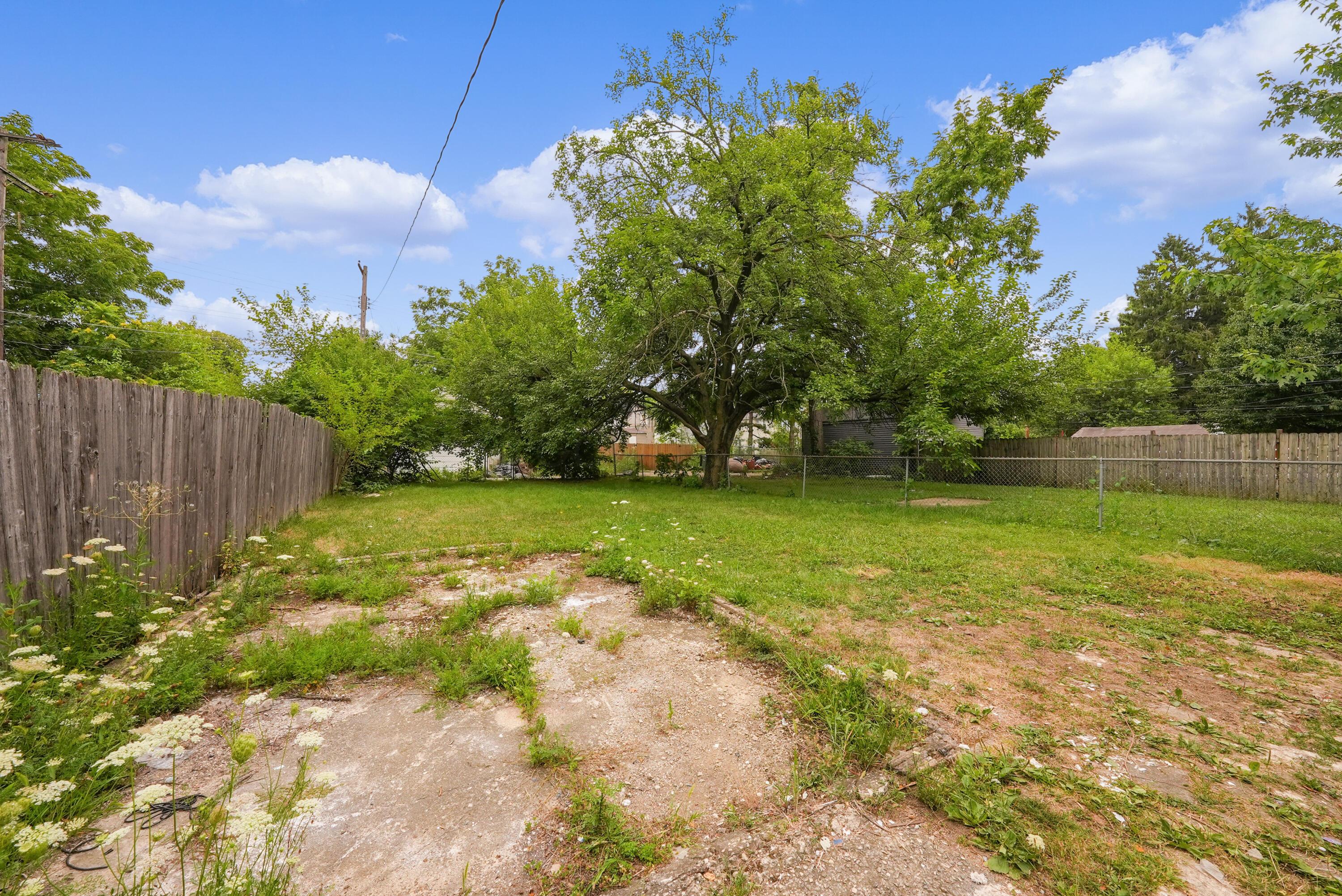 558 S Ogden Avenue Property Photo 36