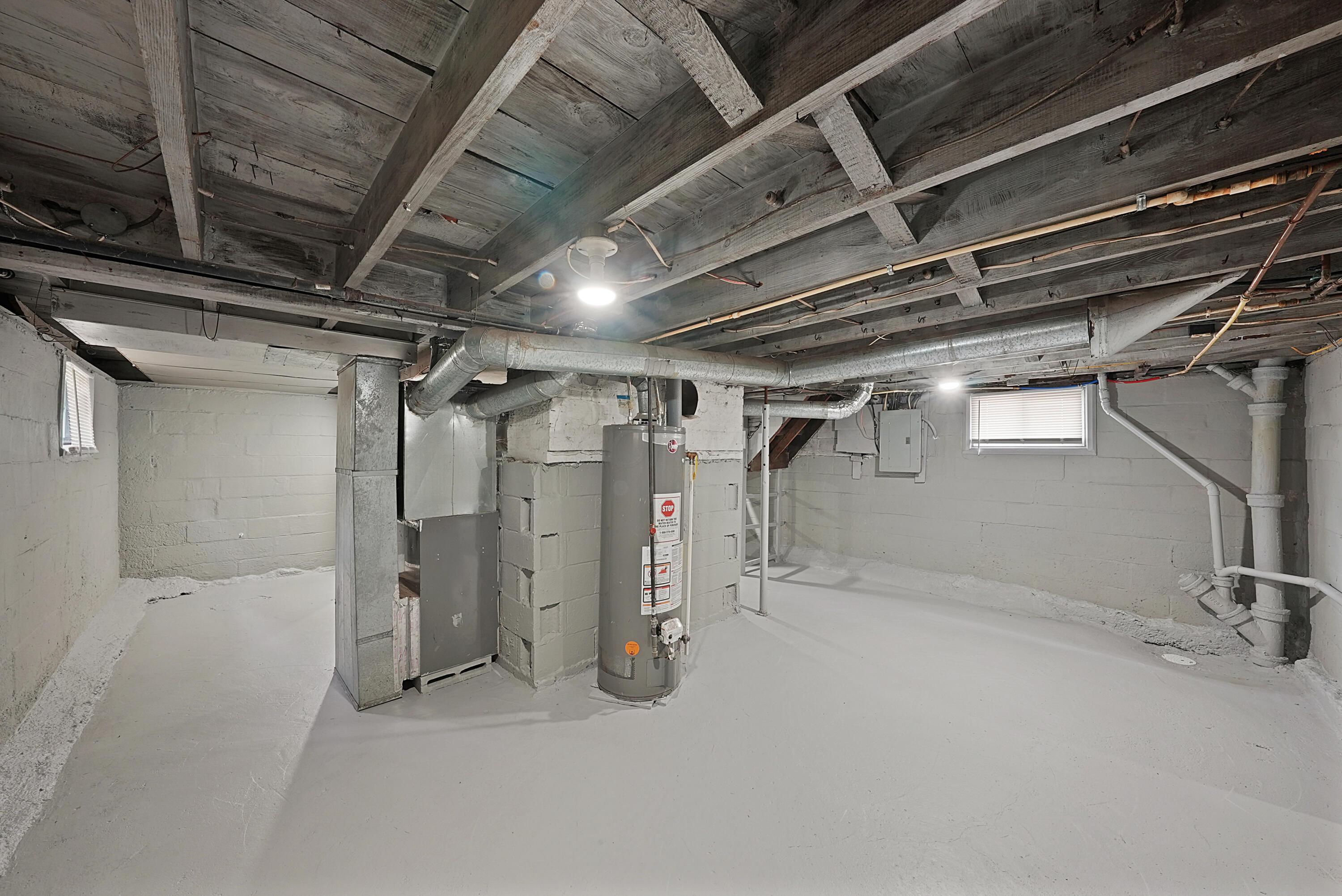 558 S Ogden Avenue Property Photo 38