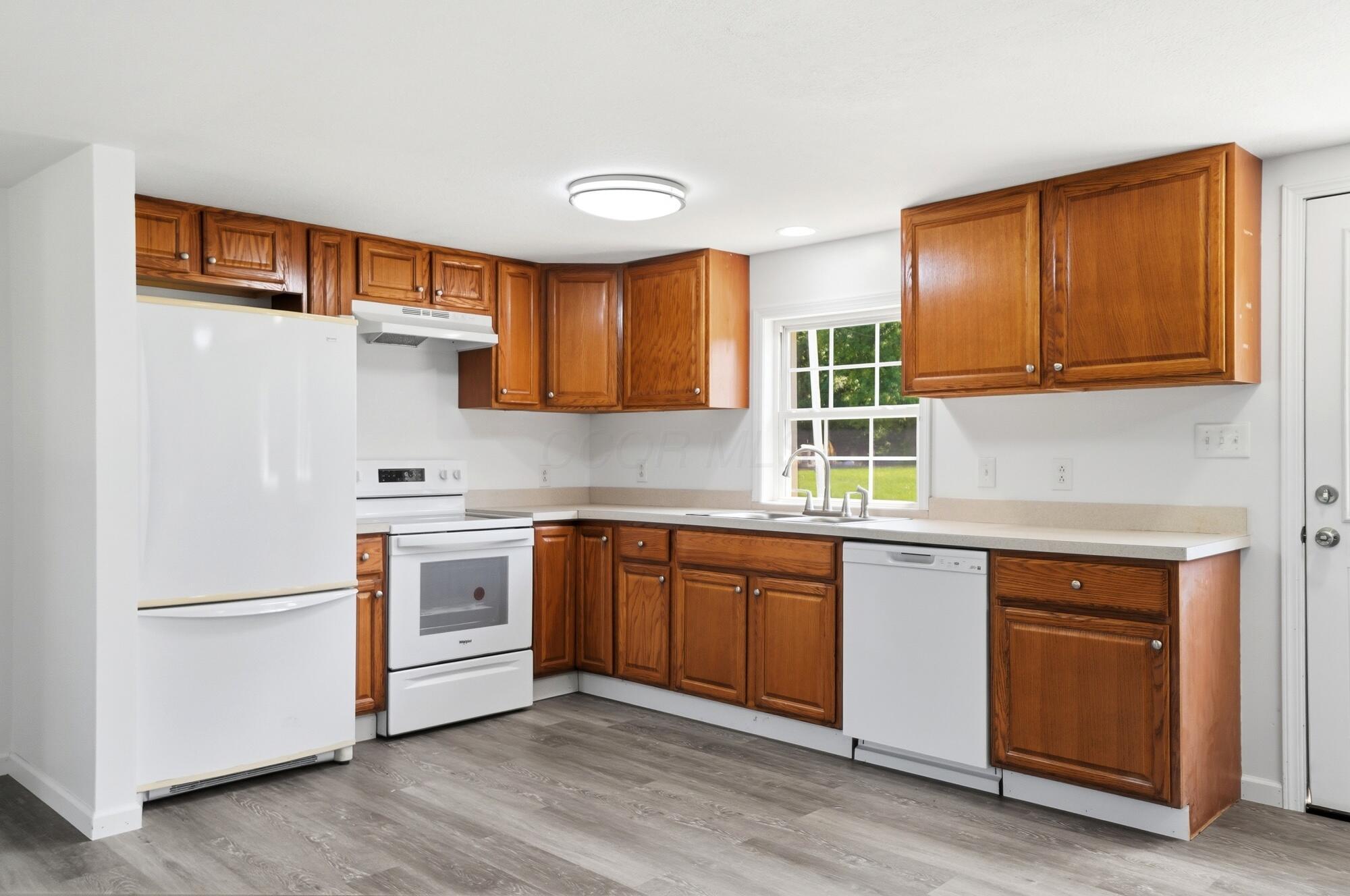 226029446 Property Photo 13