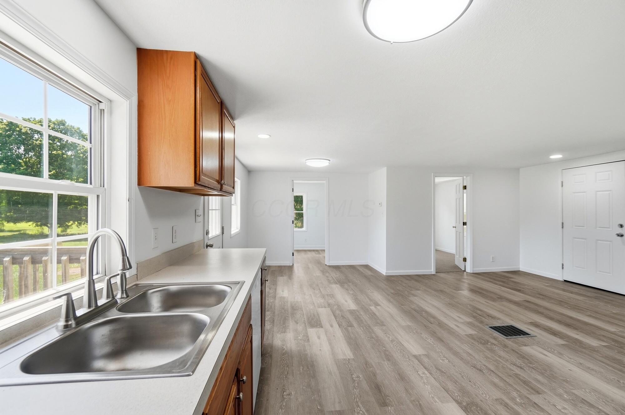 226029446 Property Photo 18