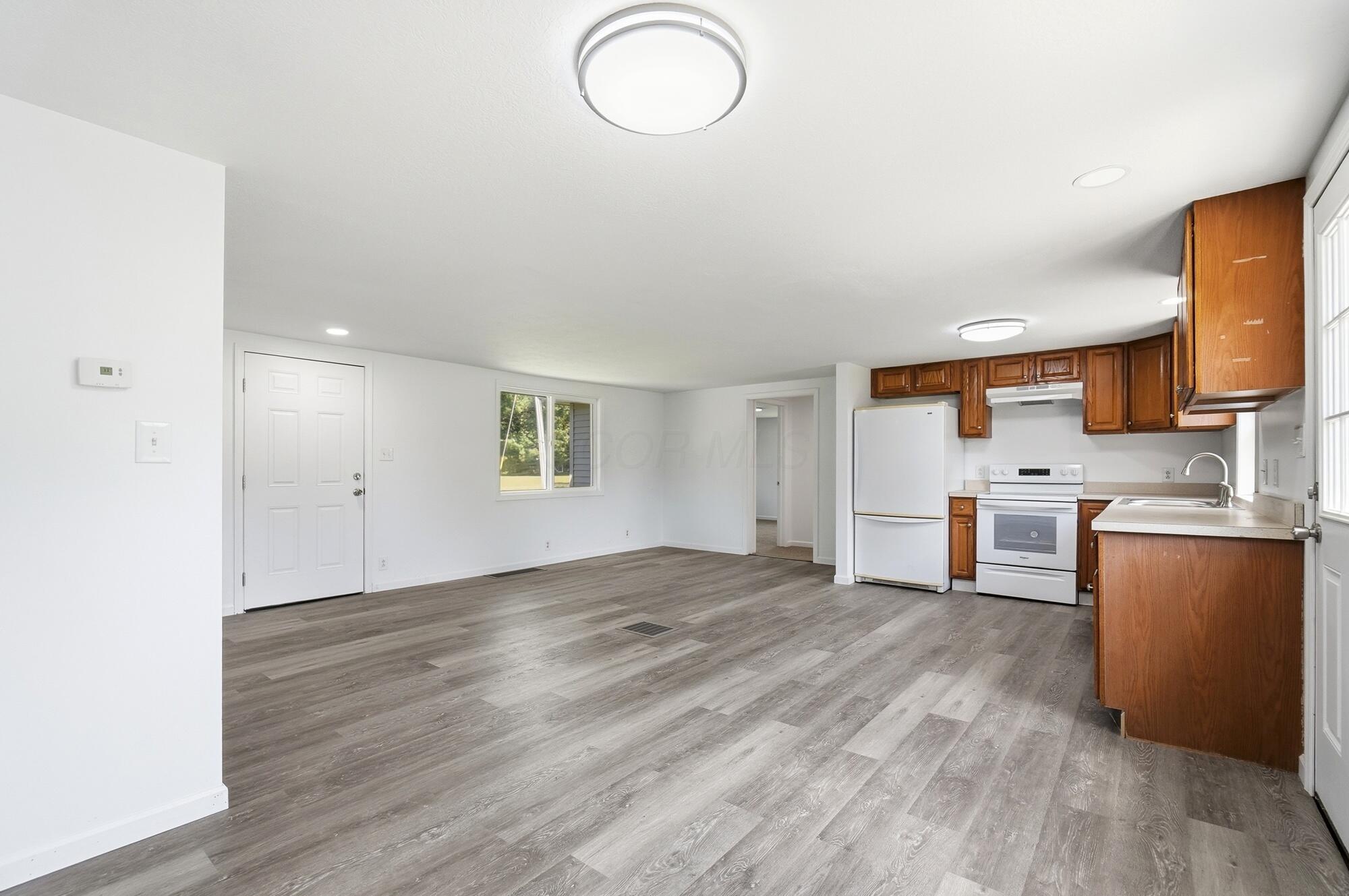 226029446 Property Photo 20