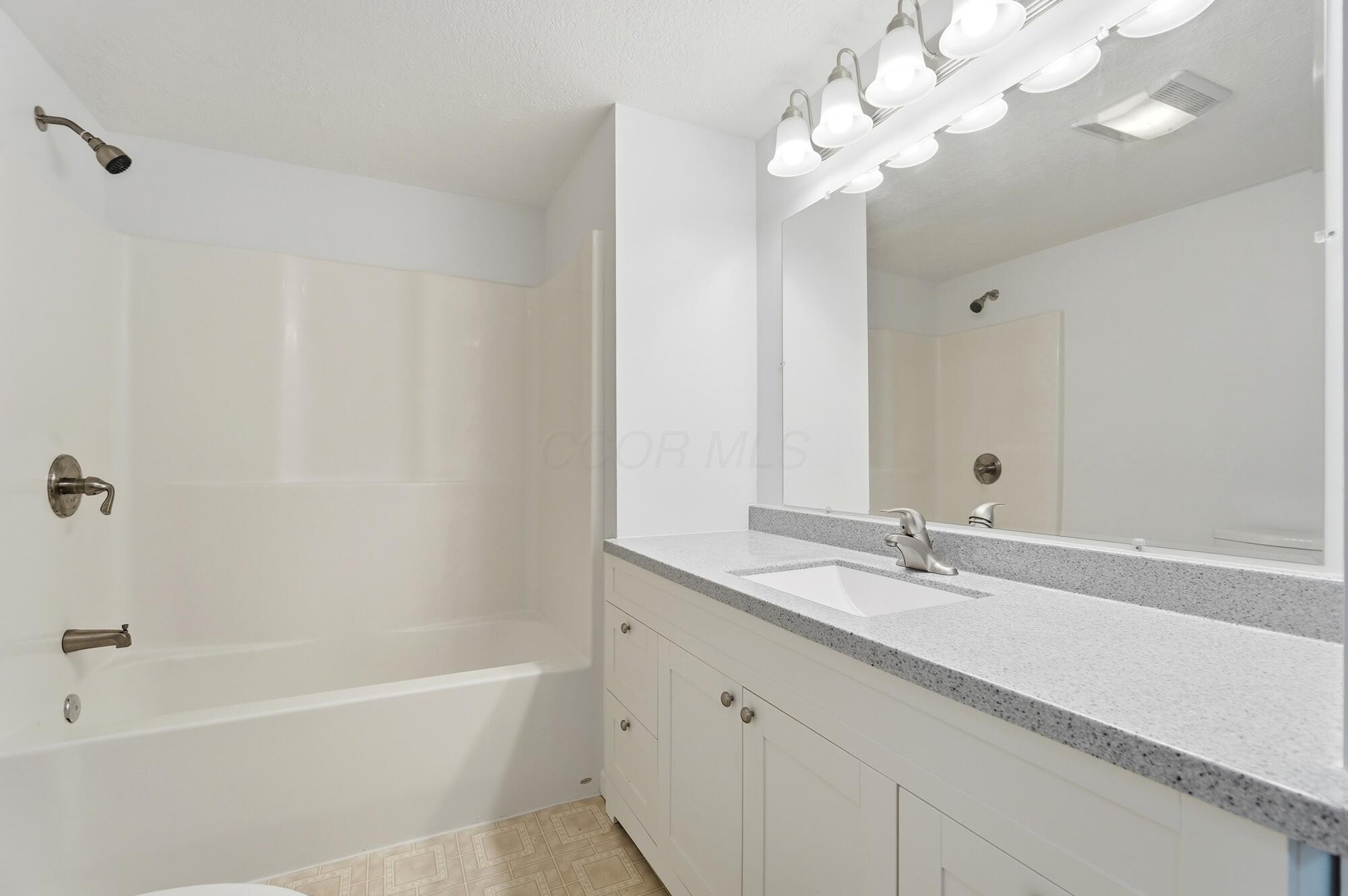 226029446 Property Photo 24