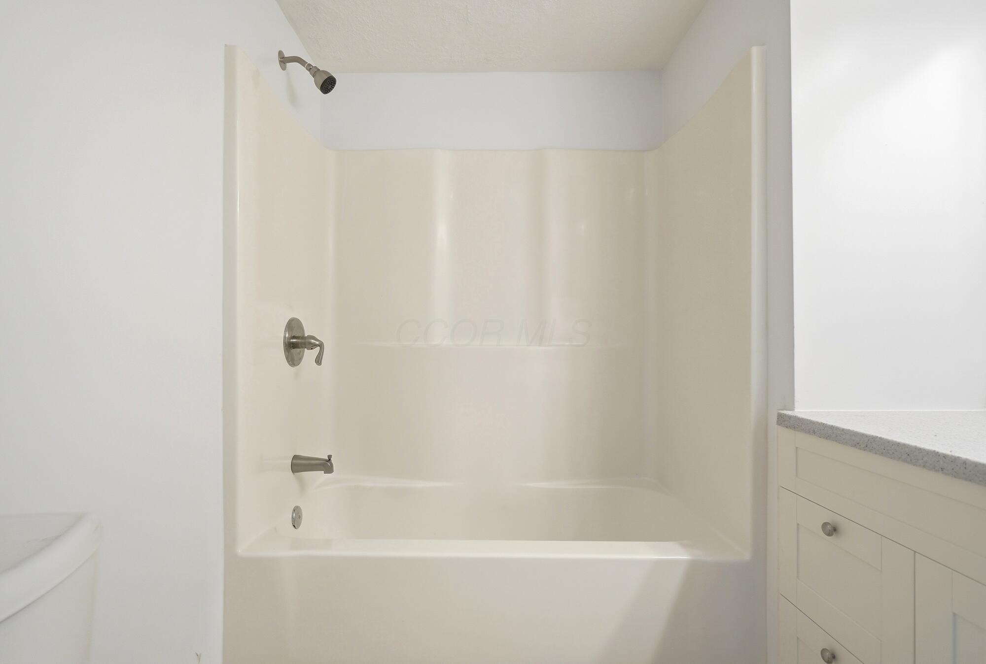 226029446 Property Photo 25