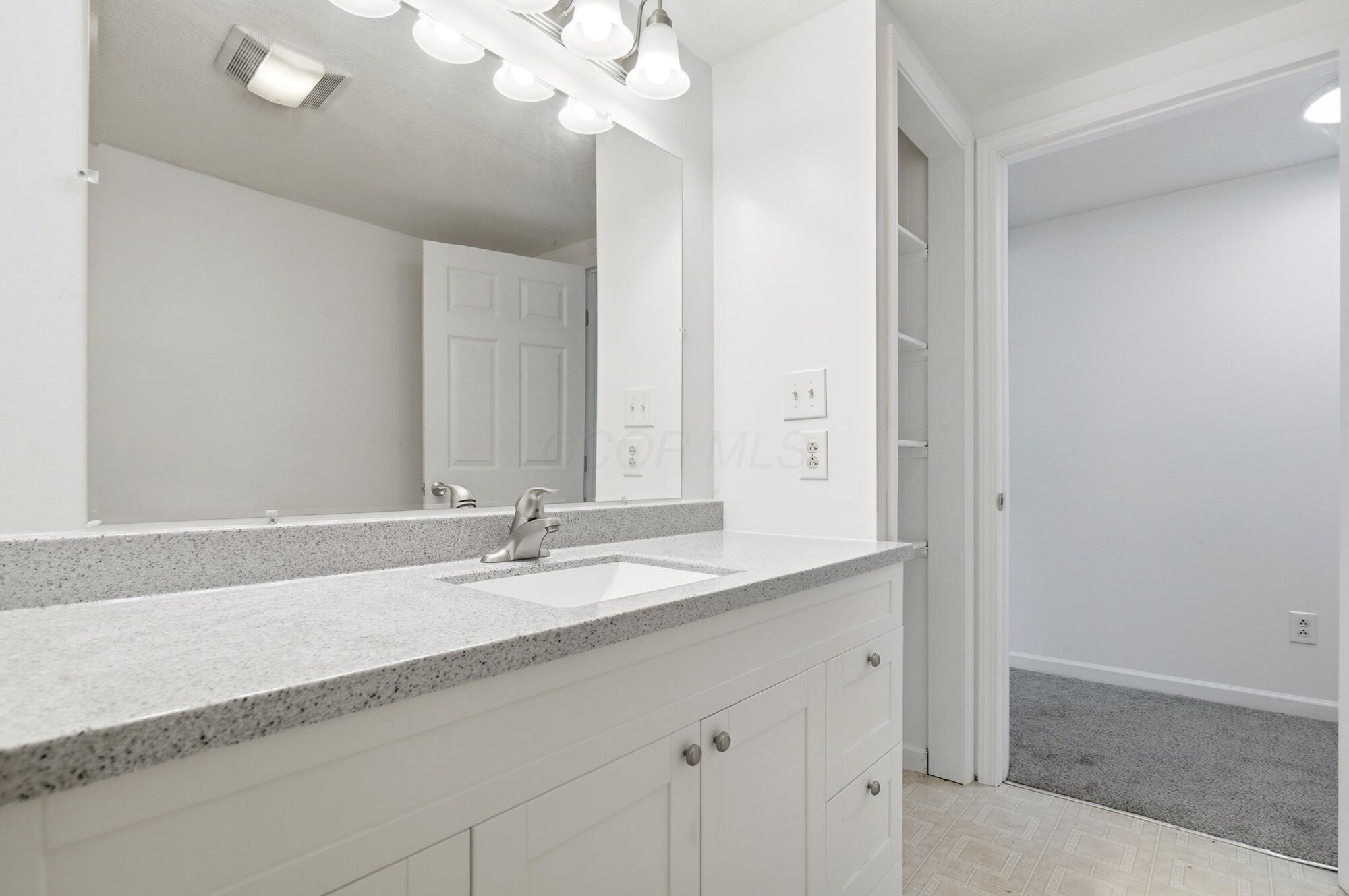 226029446 Property Photo 26
