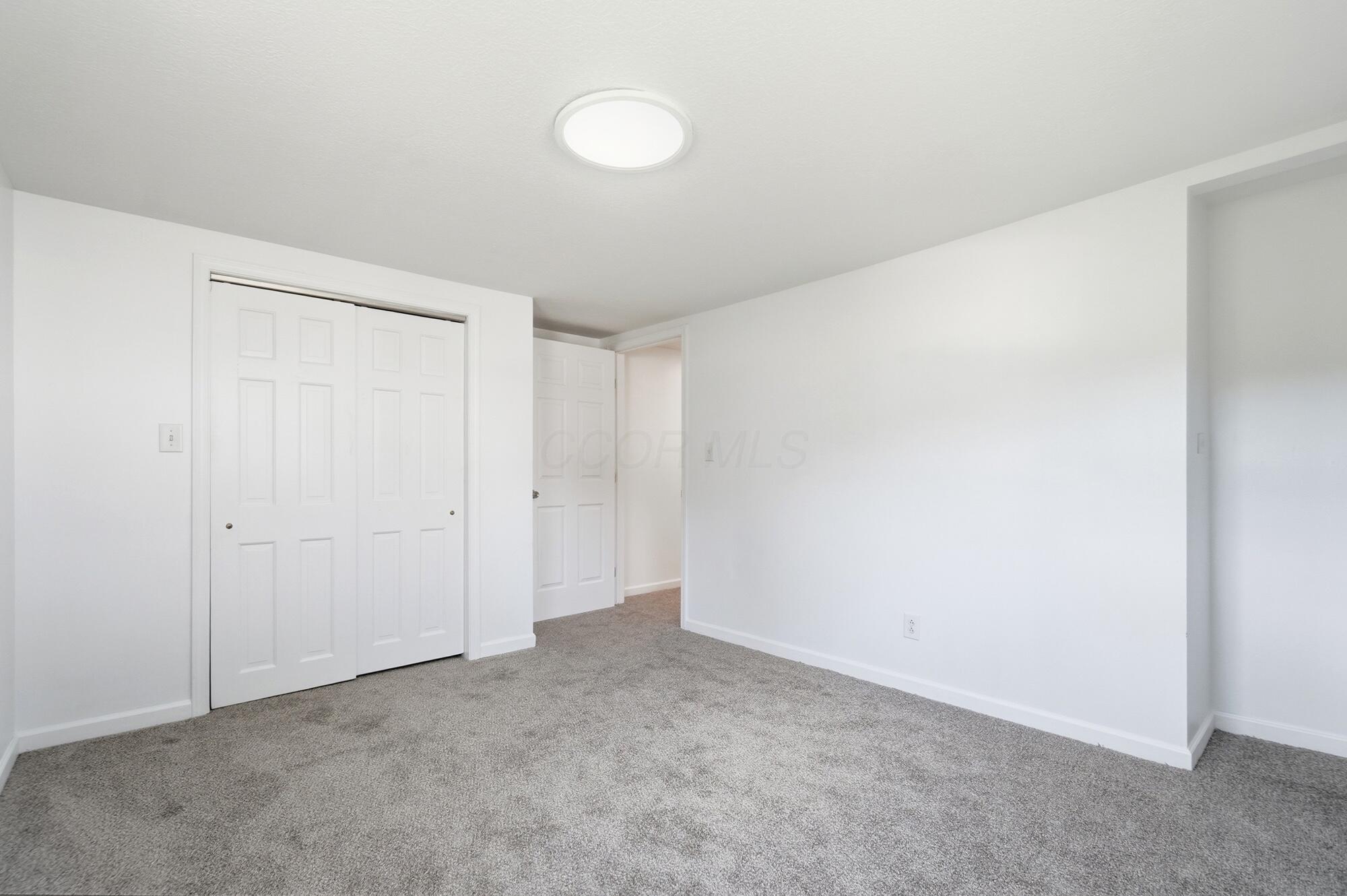 226029446 Property Photo 28