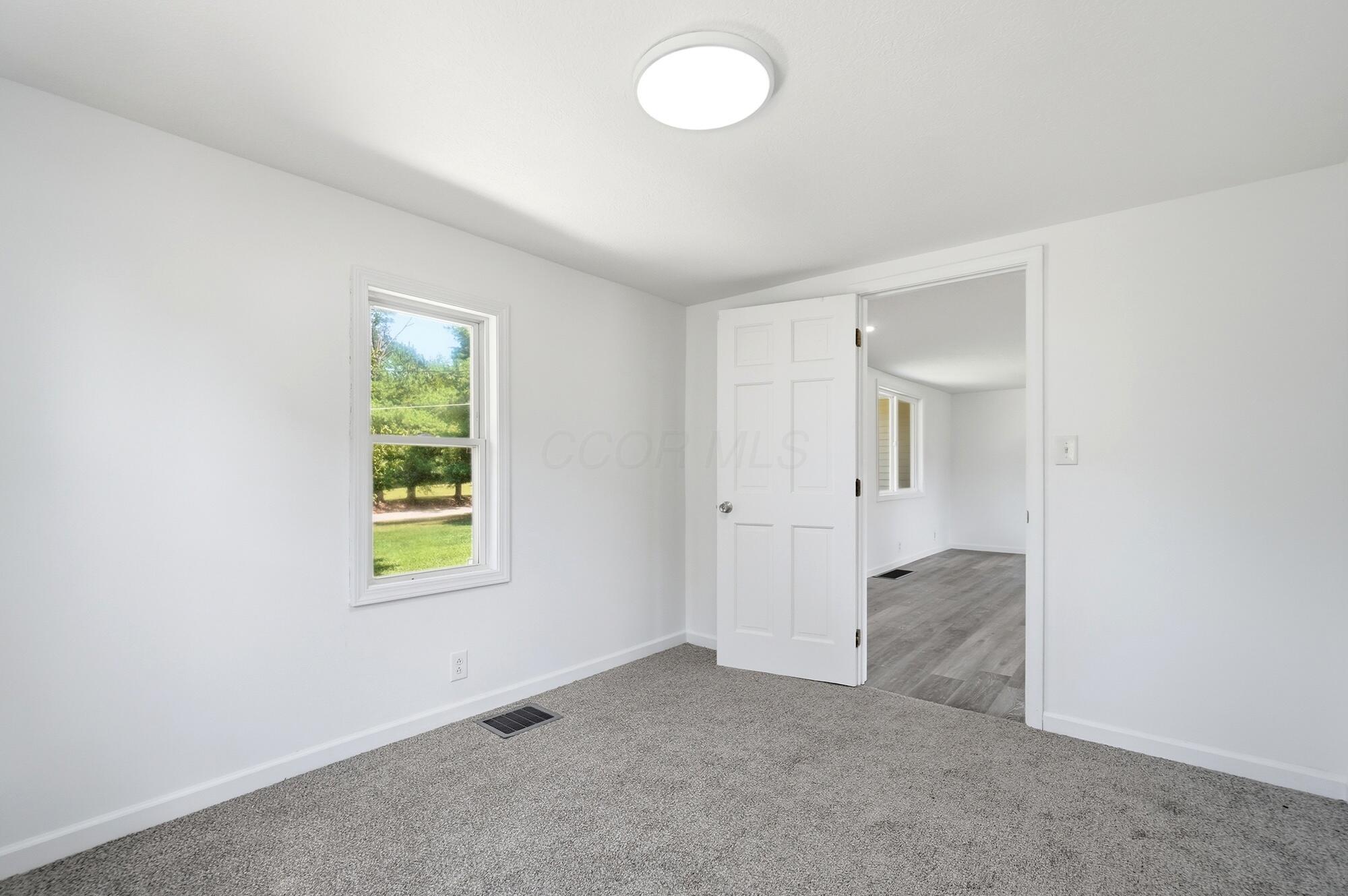 226029446 Property Photo 31