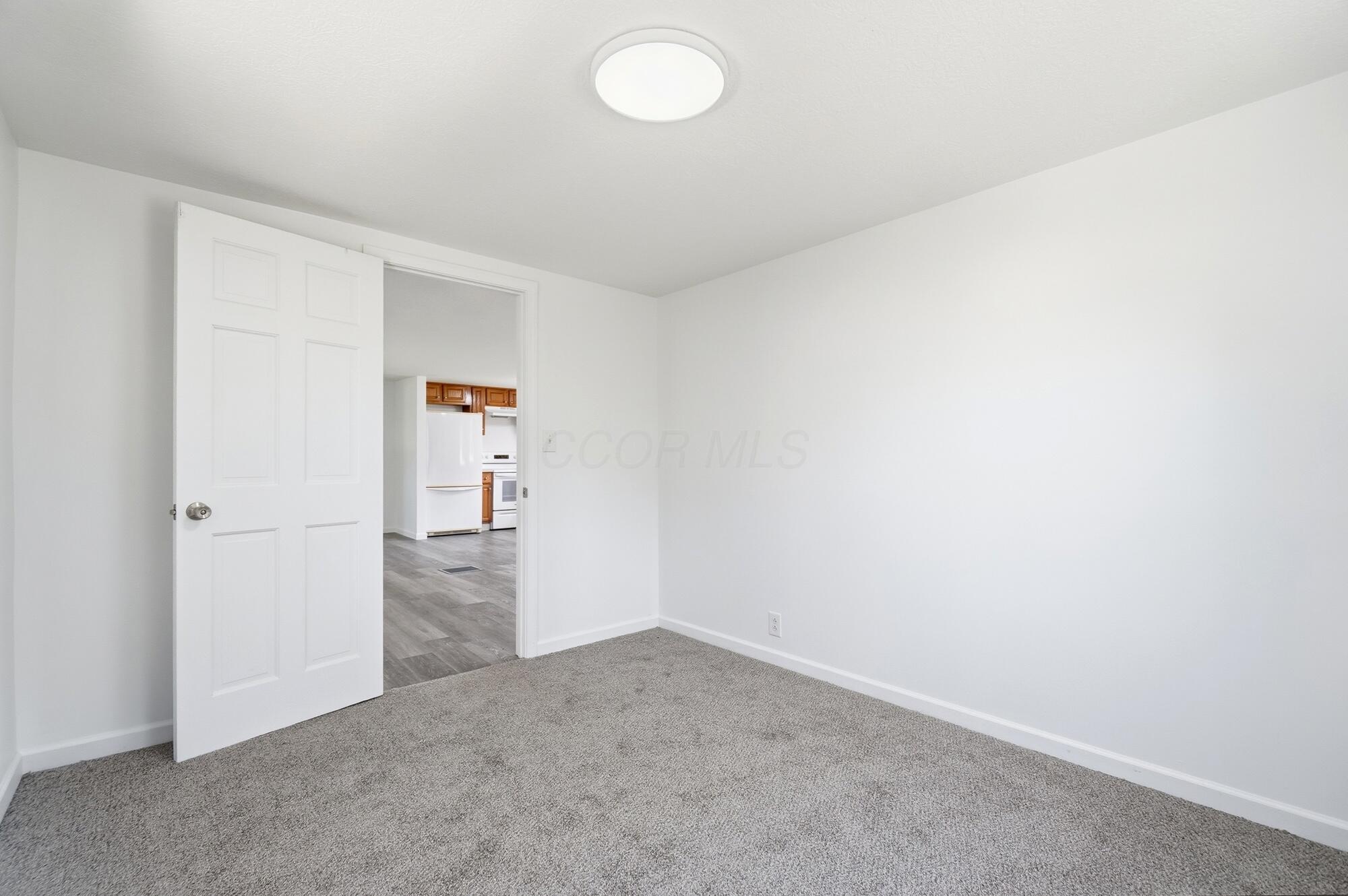 226029446 Property Photo 32
