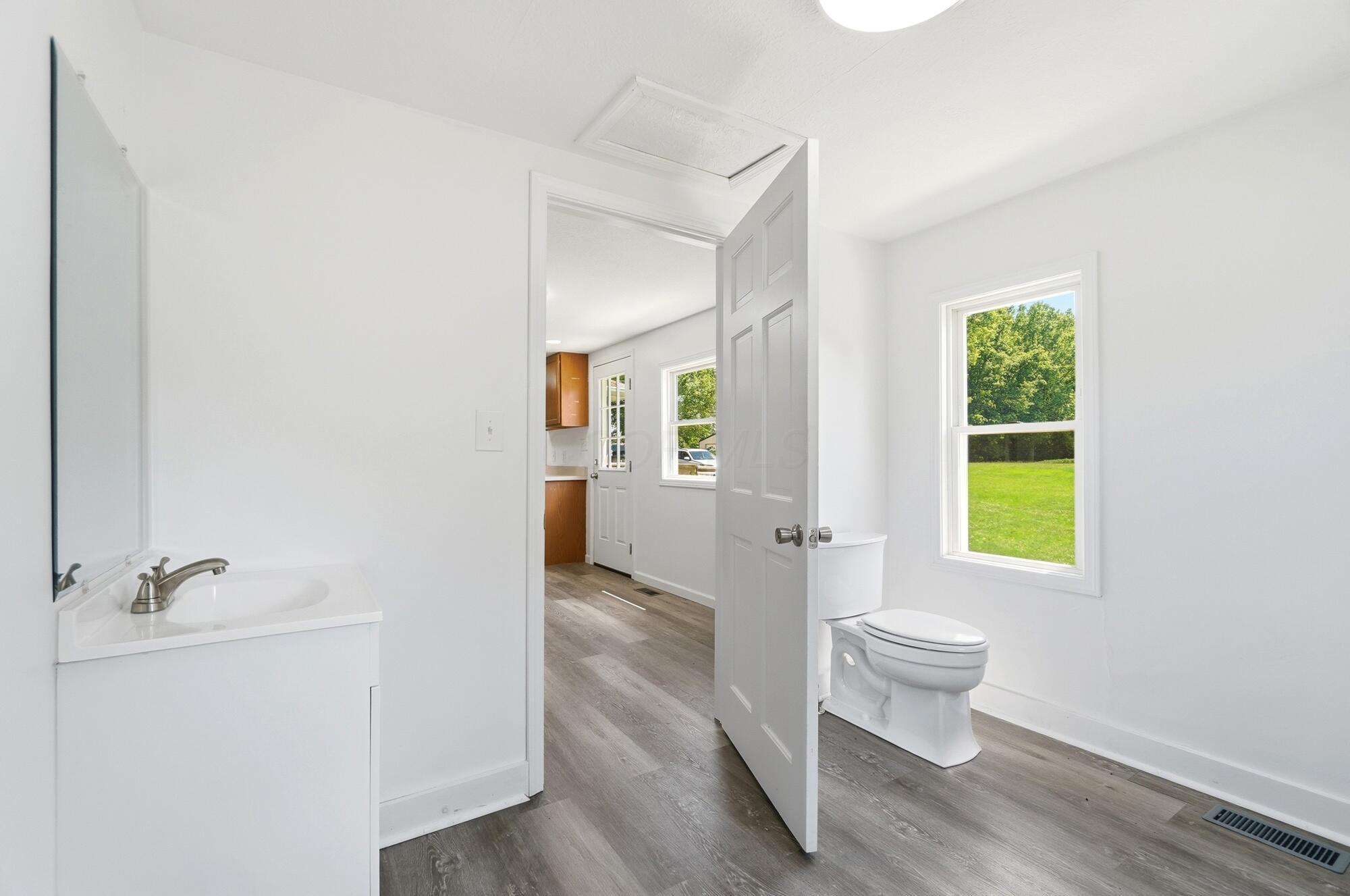 226029446 Property Photo 35