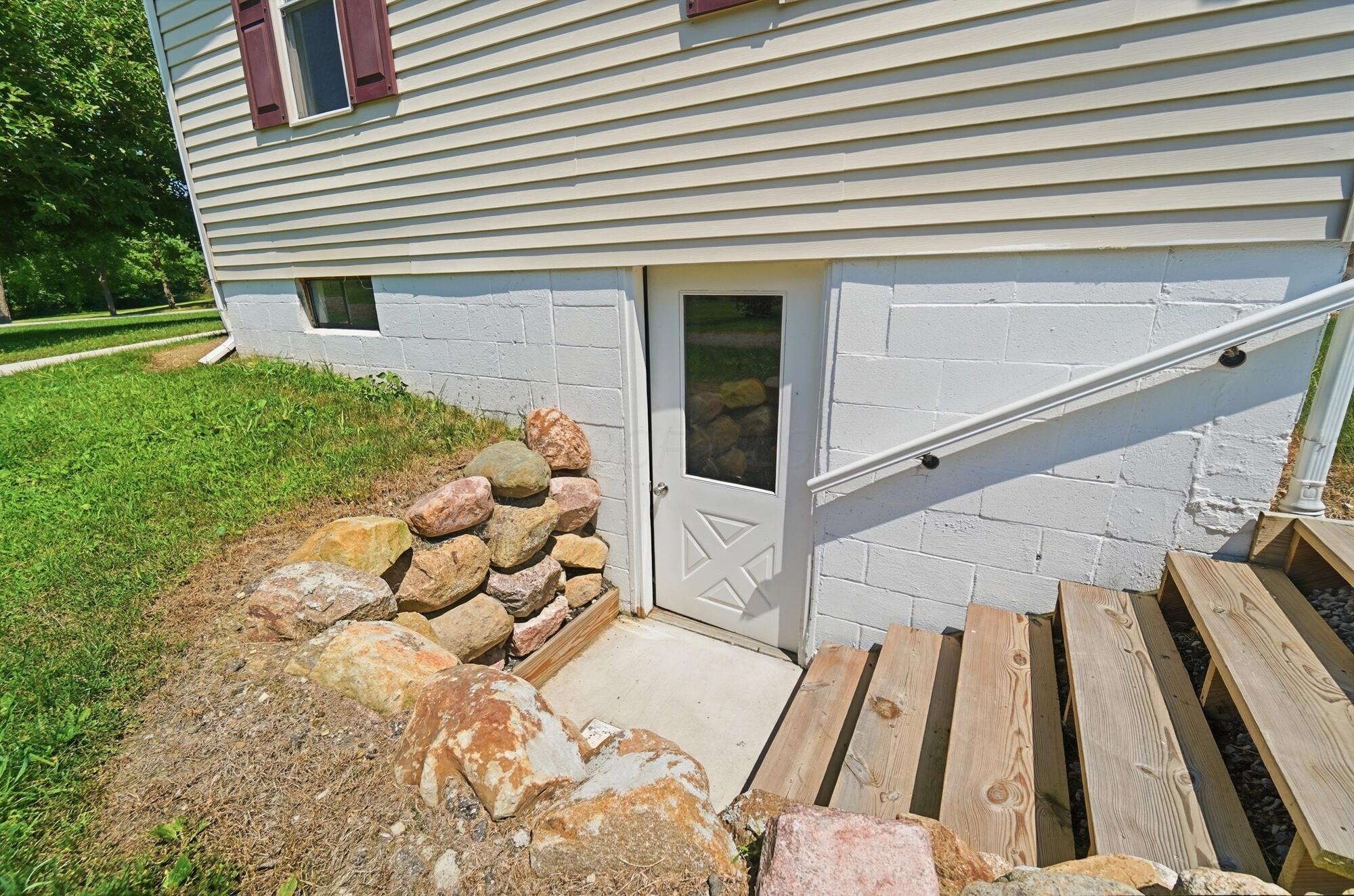 226029446 Property Photo 36