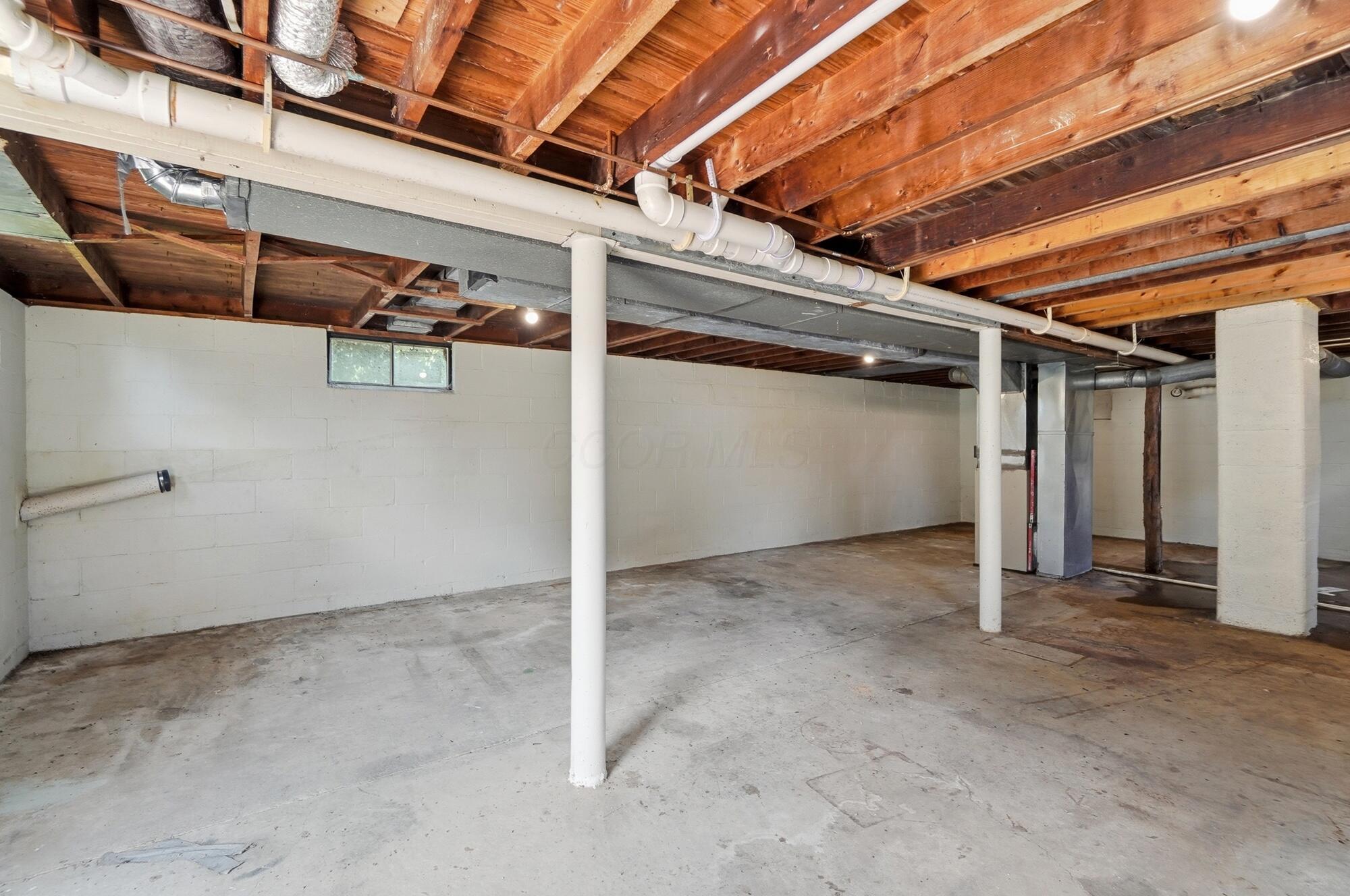 226029446 Property Photo 37