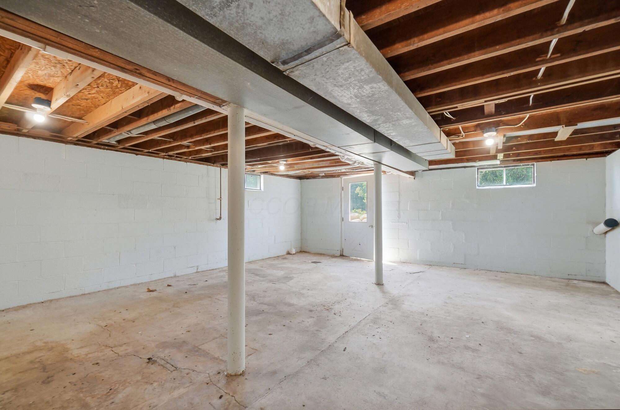 226029446 Property Photo 39