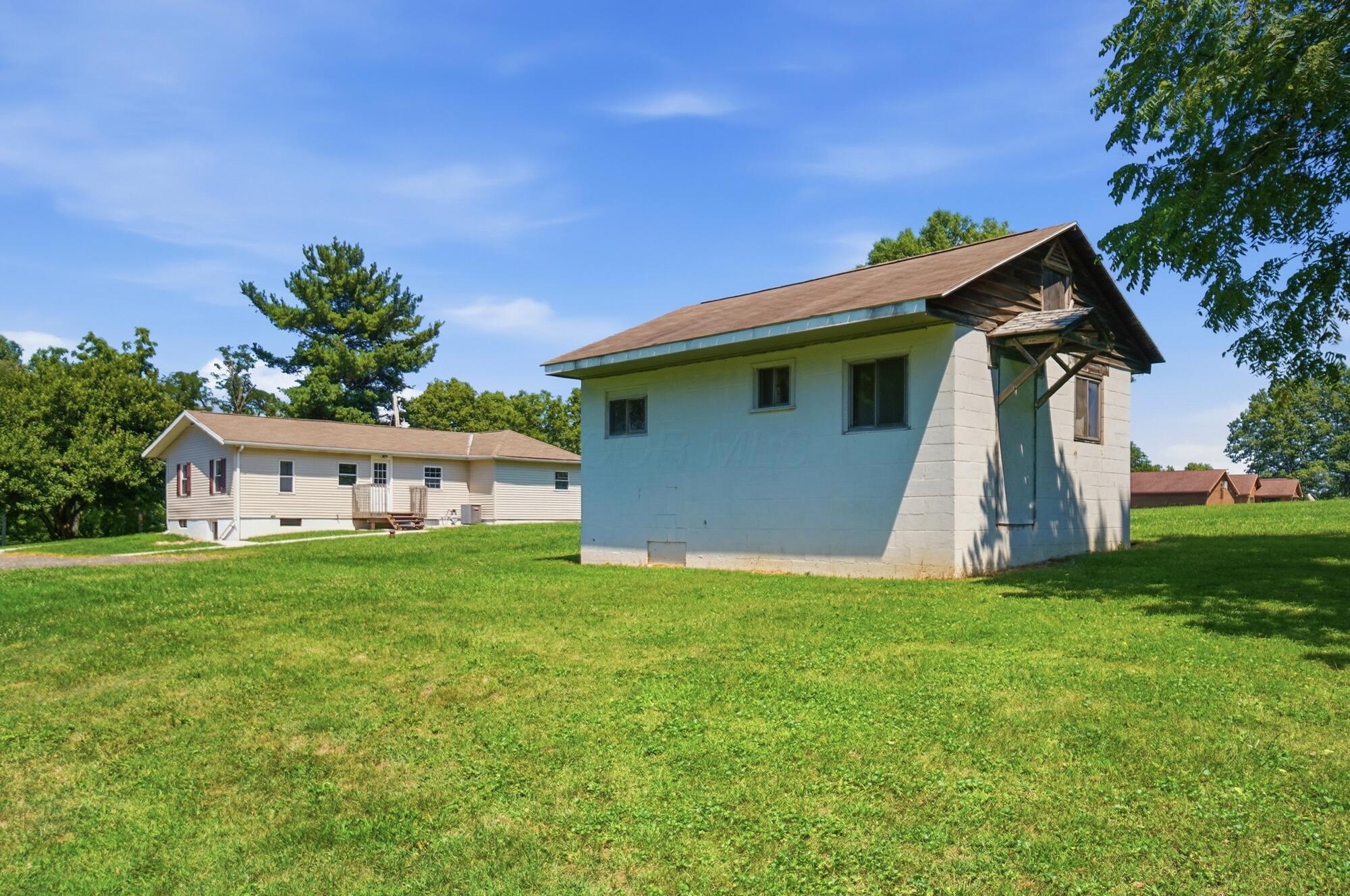 226029446 Property Photo 100