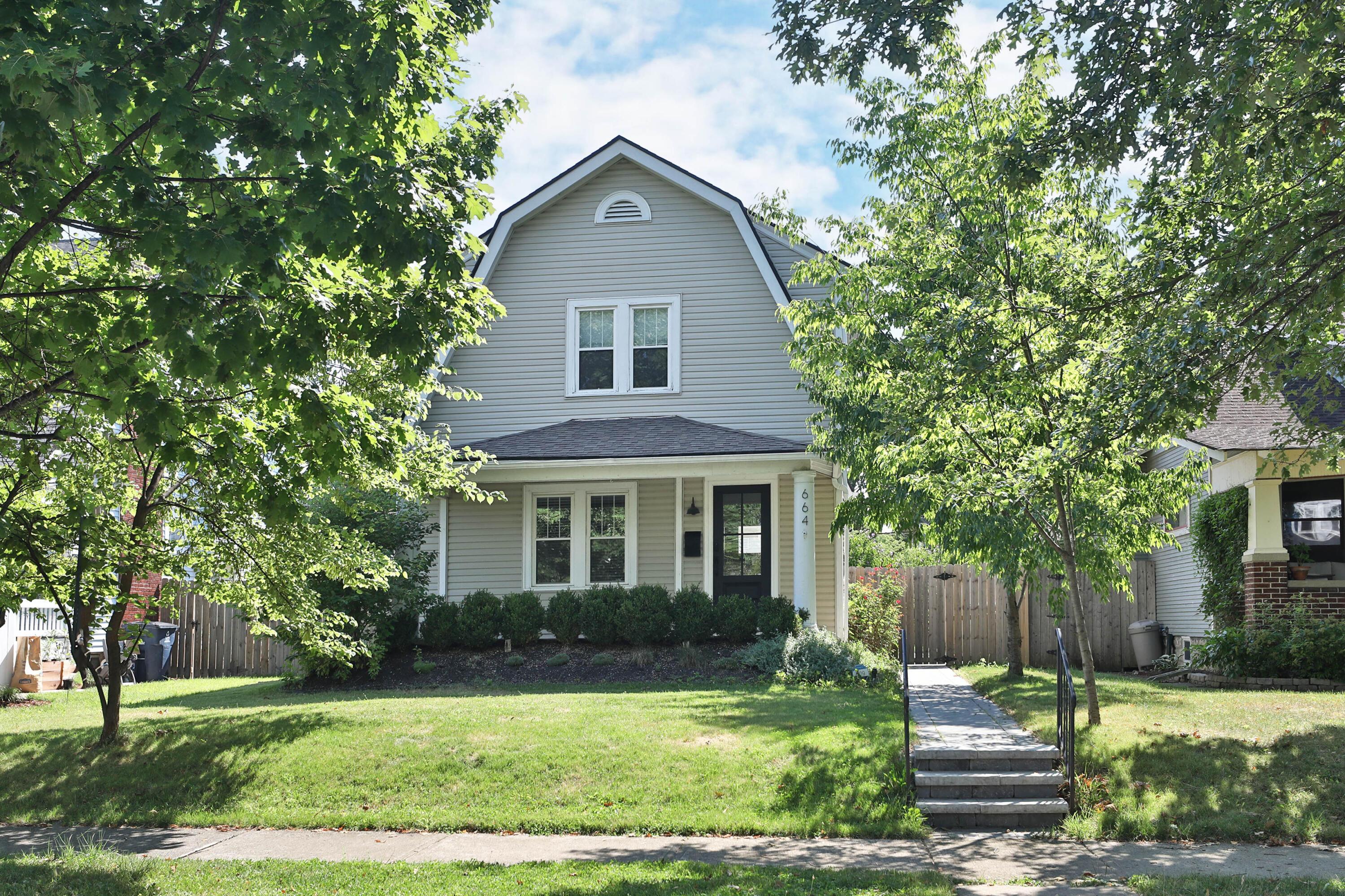 664 Euclaire Avenue Property Photo 1