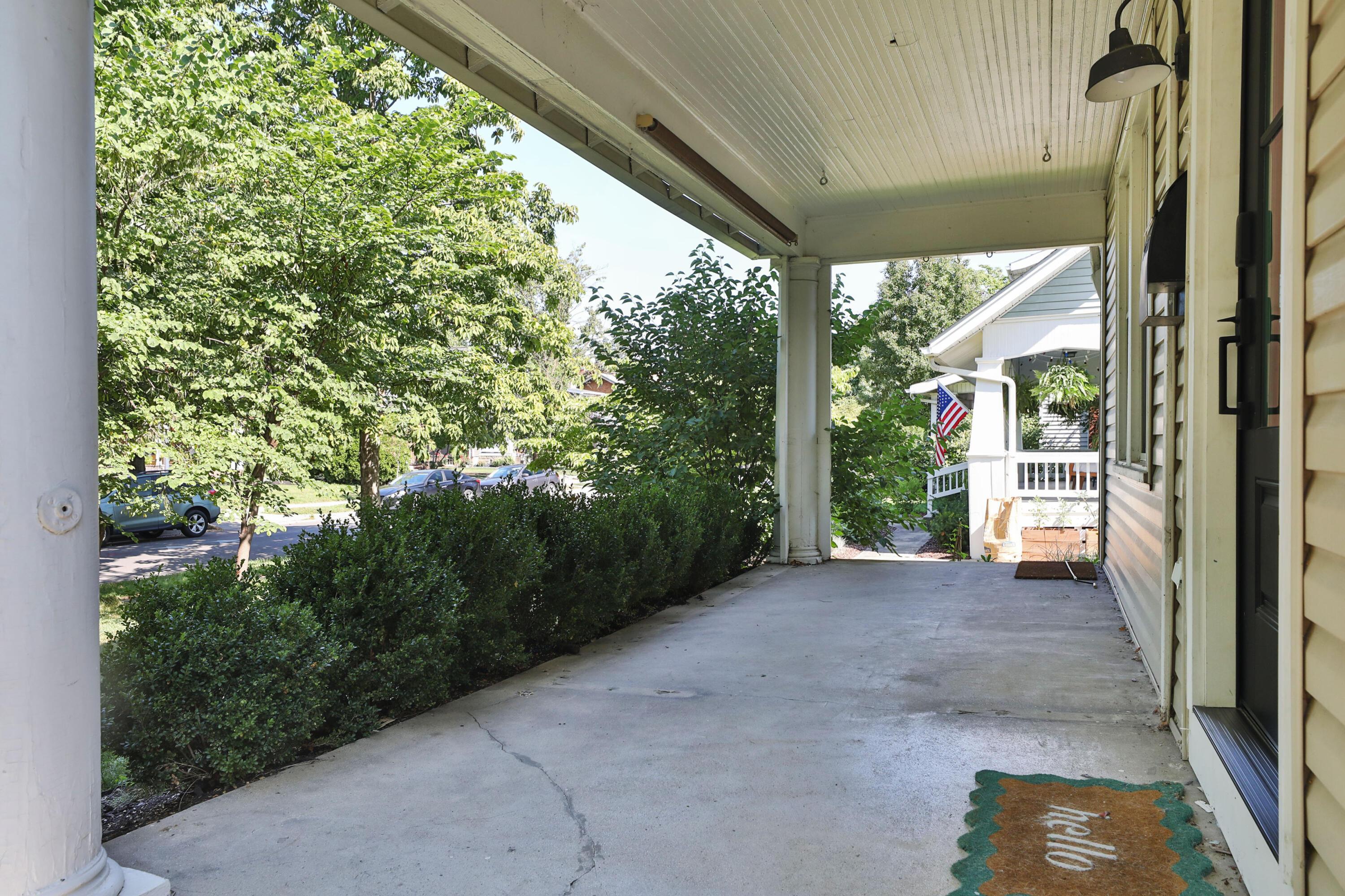 664 Euclaire Avenue Property Photo 5