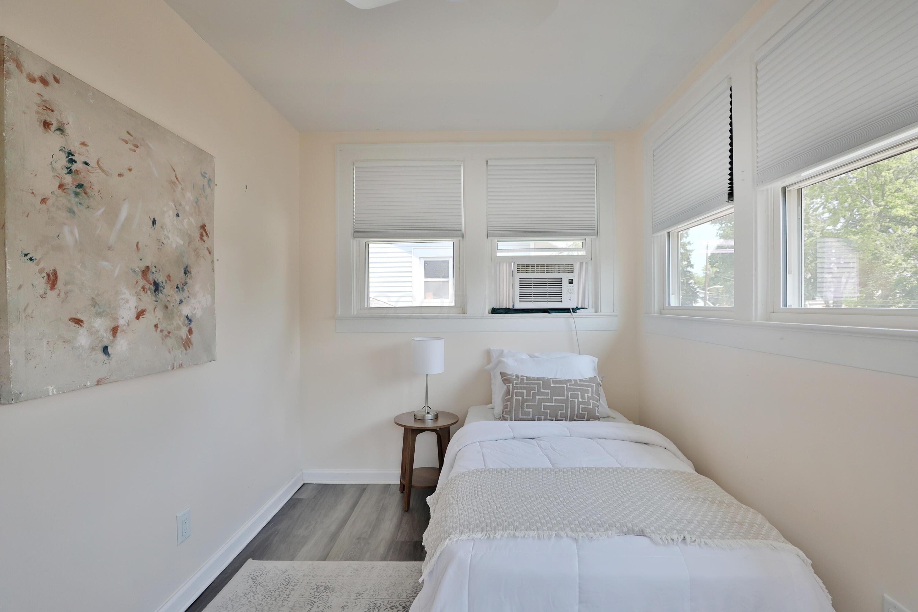 664 Euclaire Avenue Property Photo 34