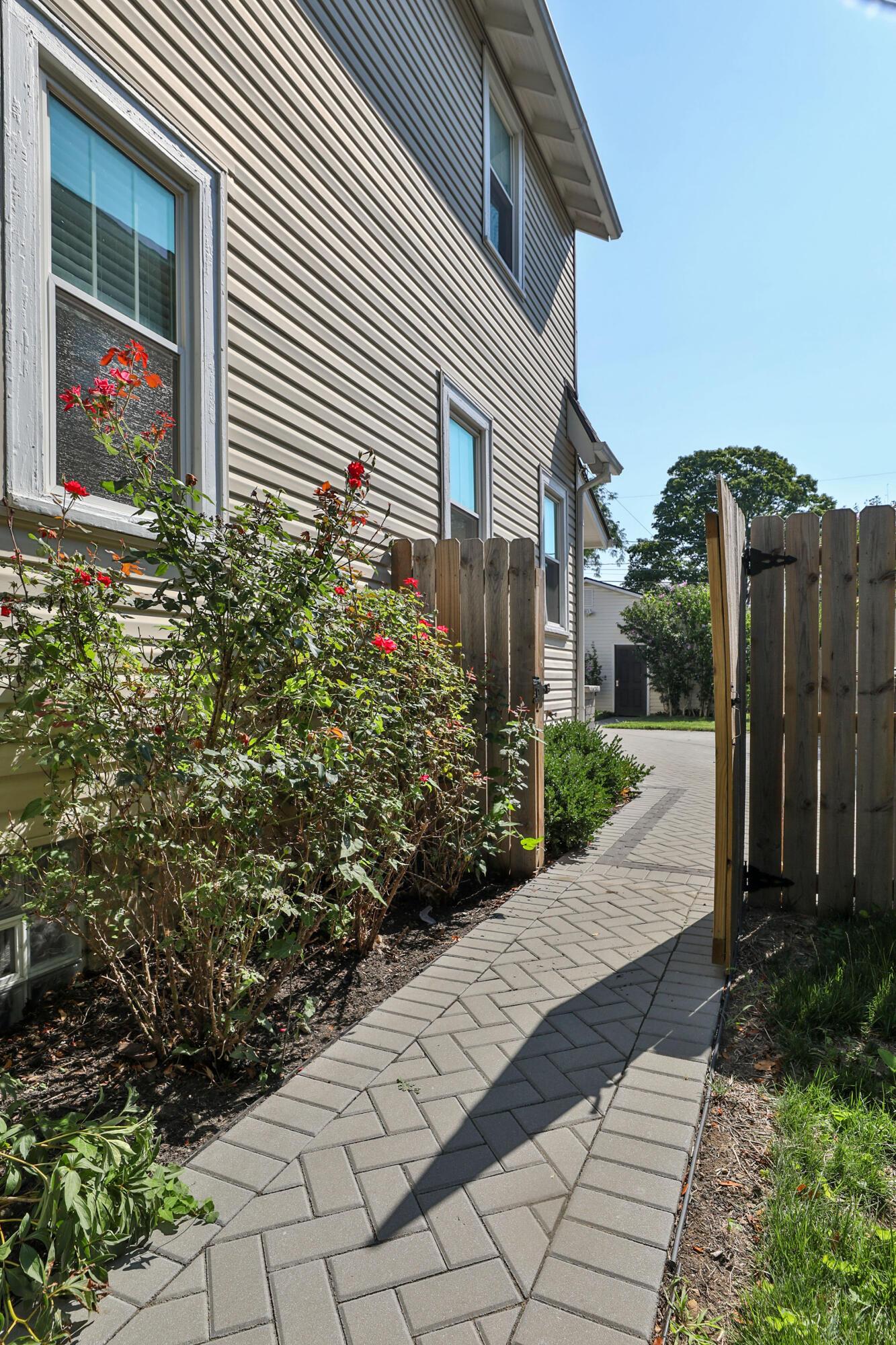 664 Euclaire Avenue Property Photo 38