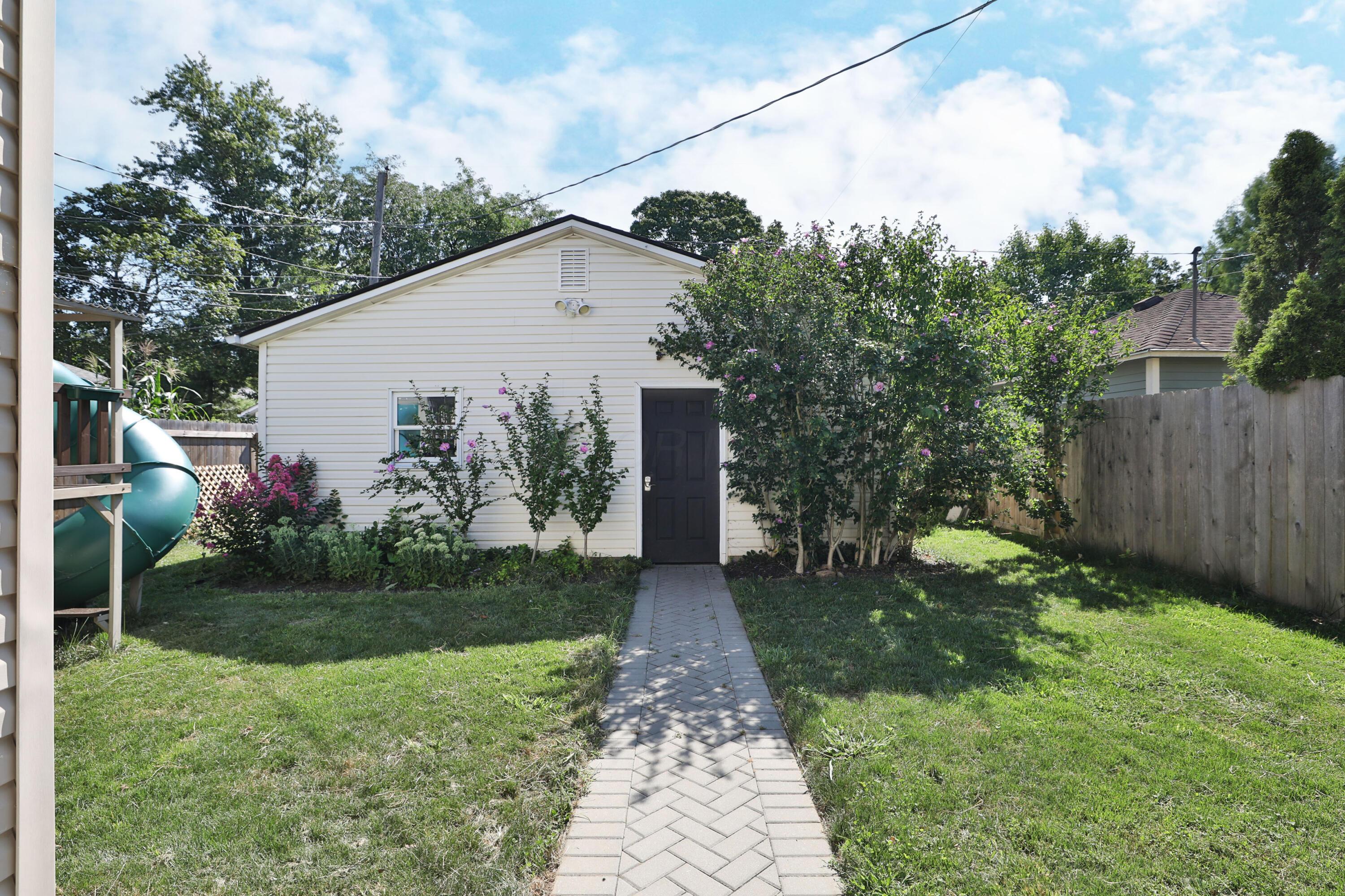 664 Euclaire Avenue Property Photo 44