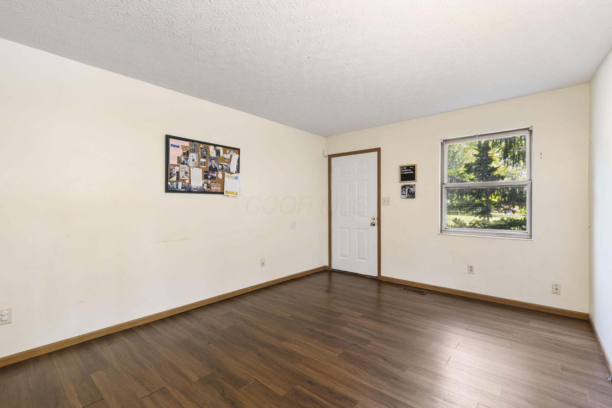 3697 Heatherglen Drive Property Photo 10
