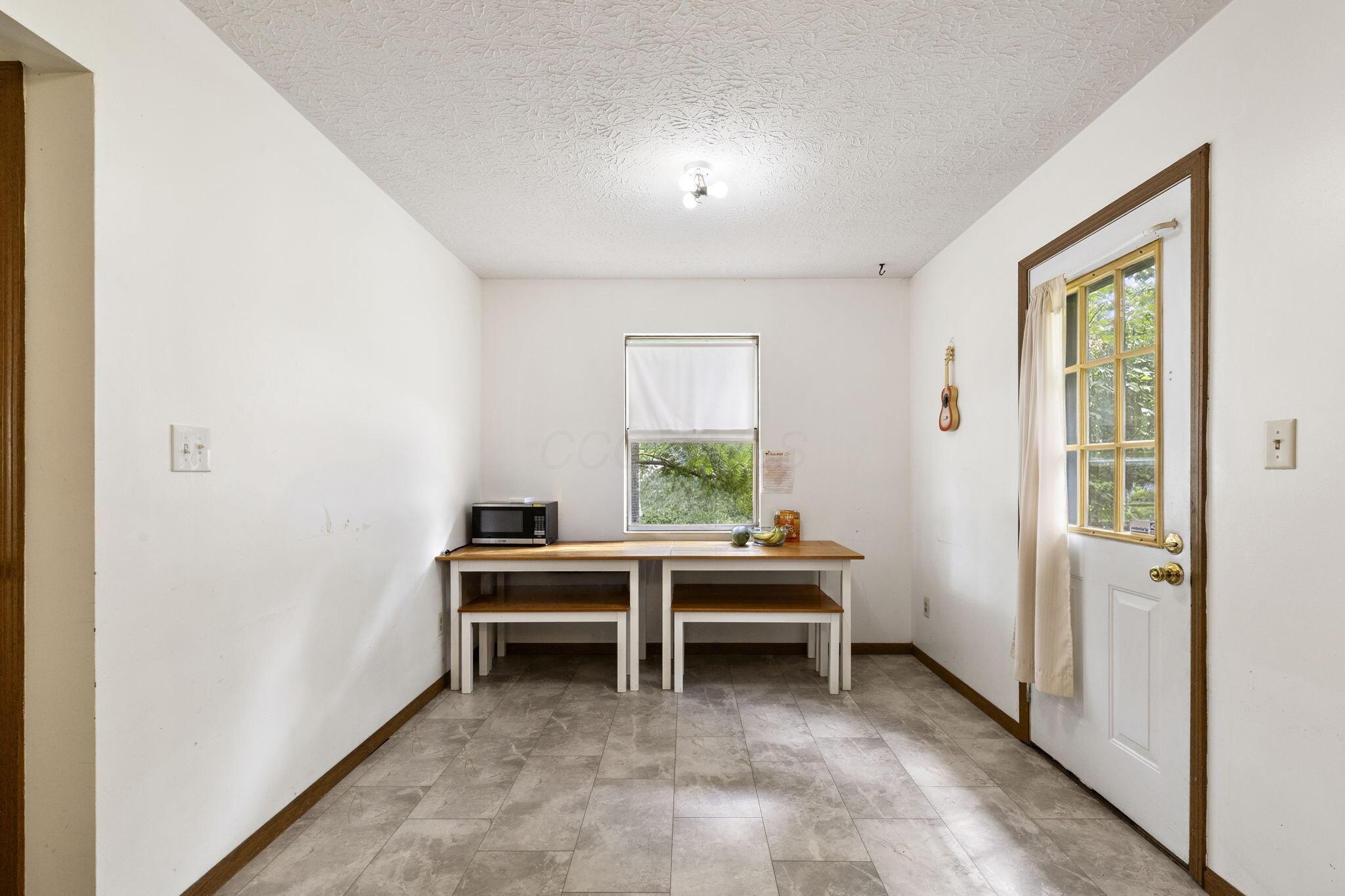 3697 Heatherglen Drive Property Photo 15
