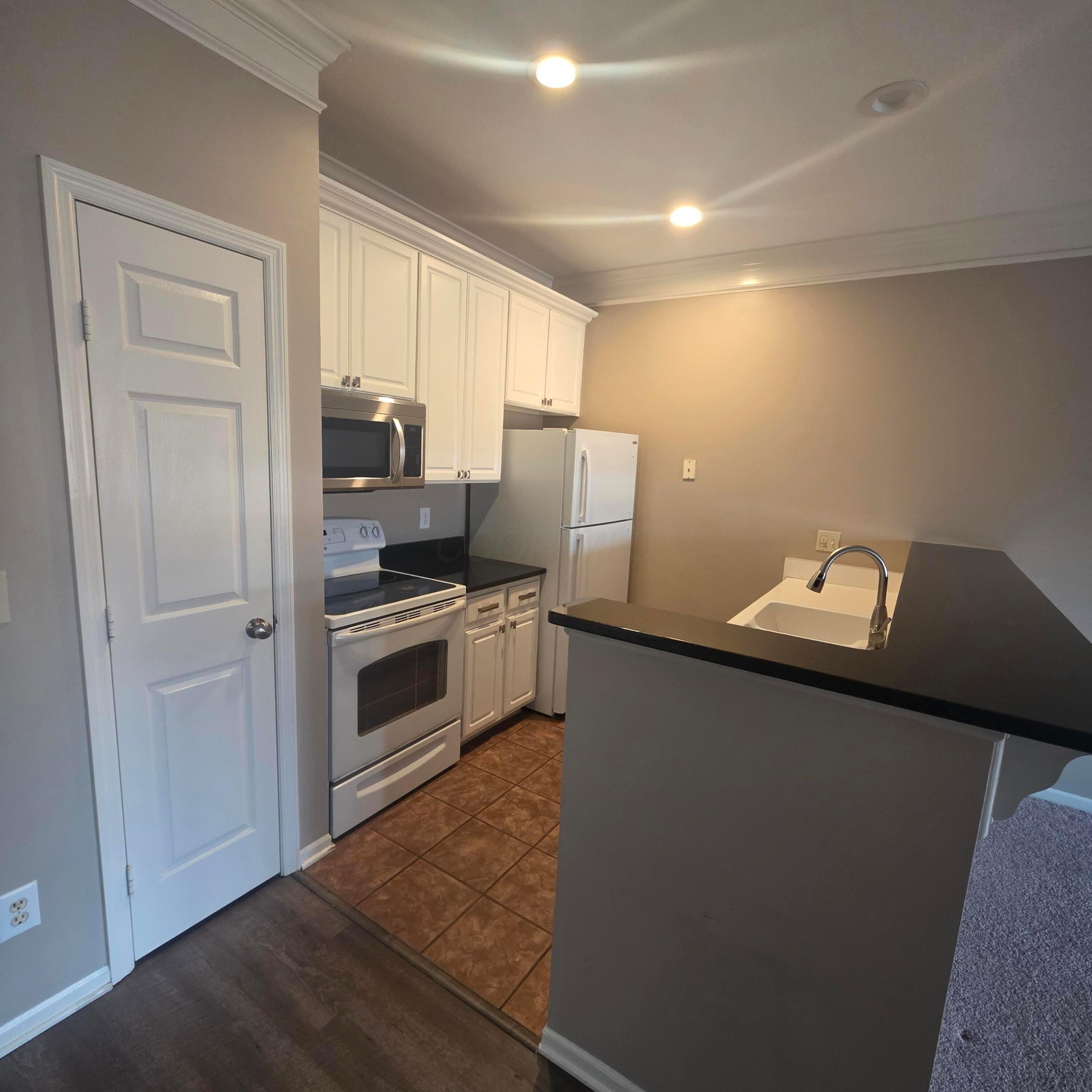 6155 Craughwell Lane Property Photo 3