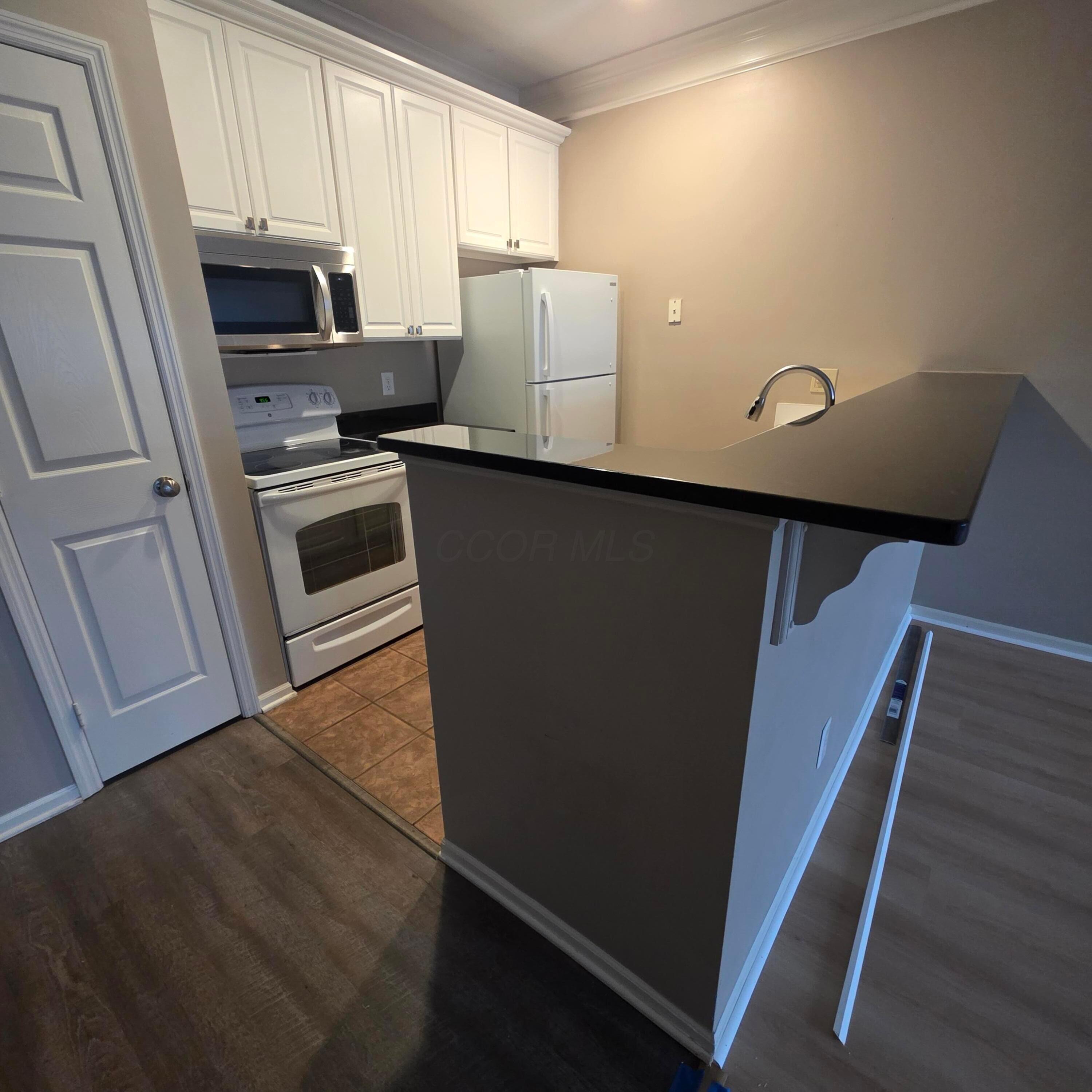 6155 Craughwell Lane Property Photo 5
