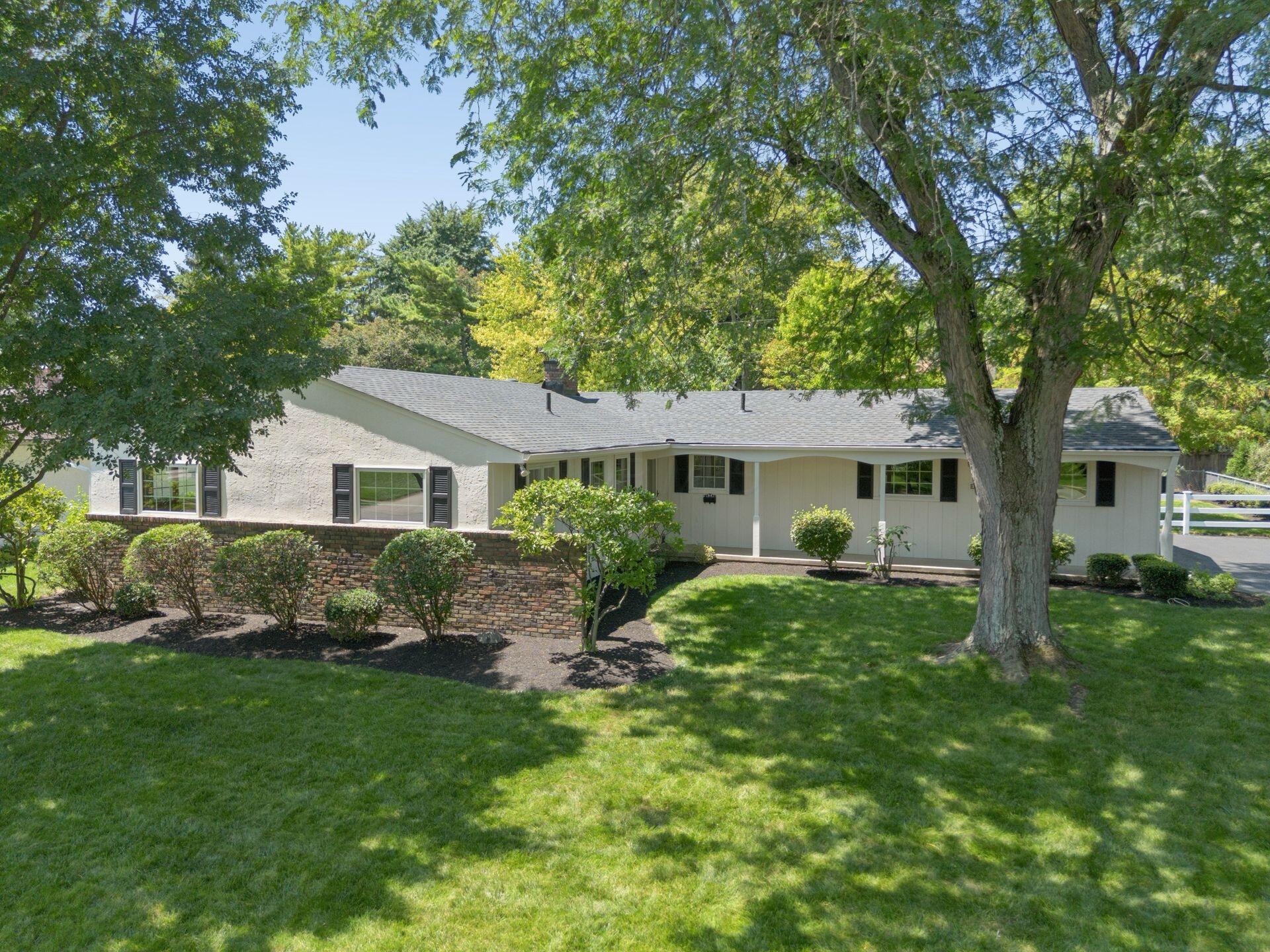 2929 Pickwick Drive Property Photo 1