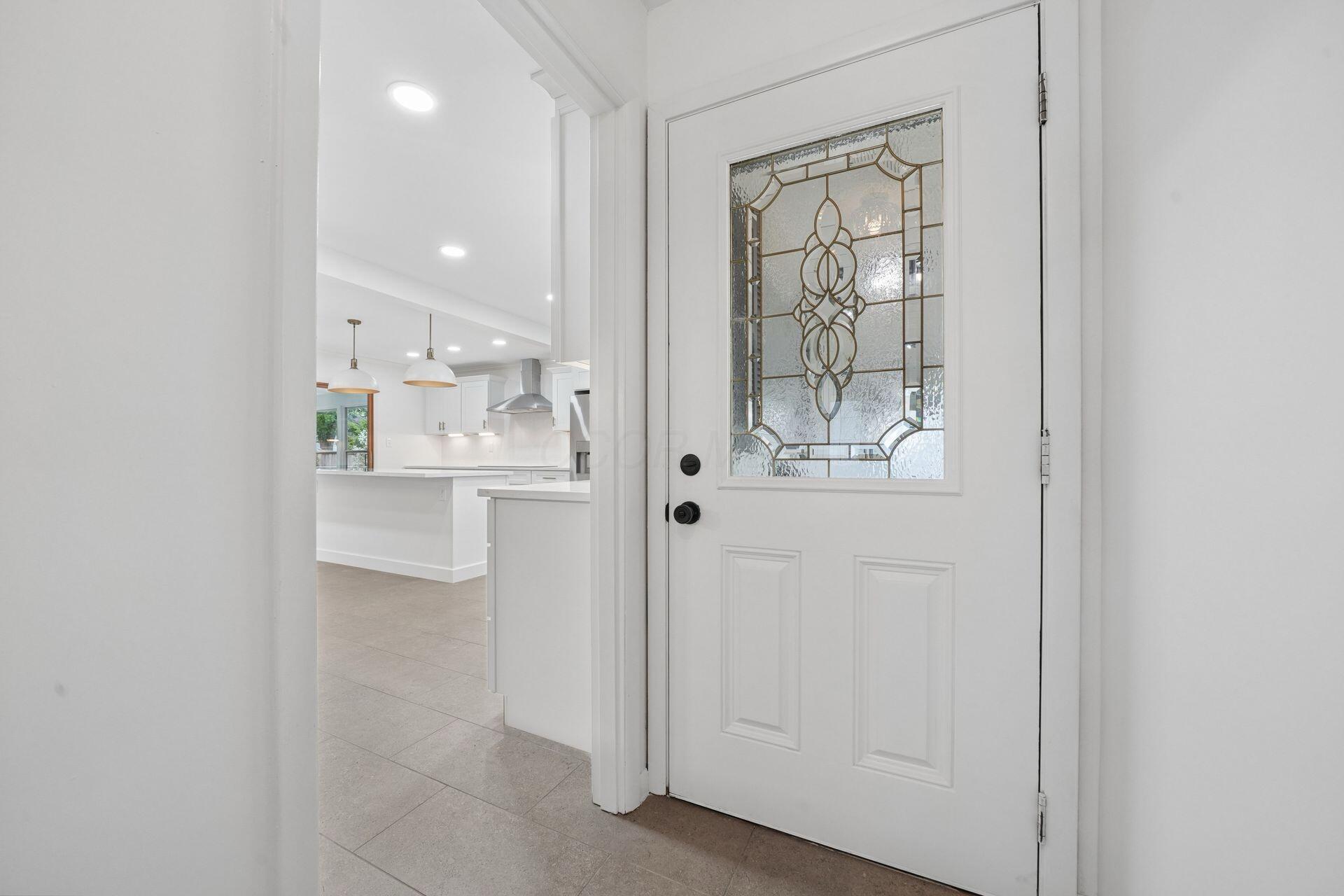 2929 Pickwick Drive Property Photo 3